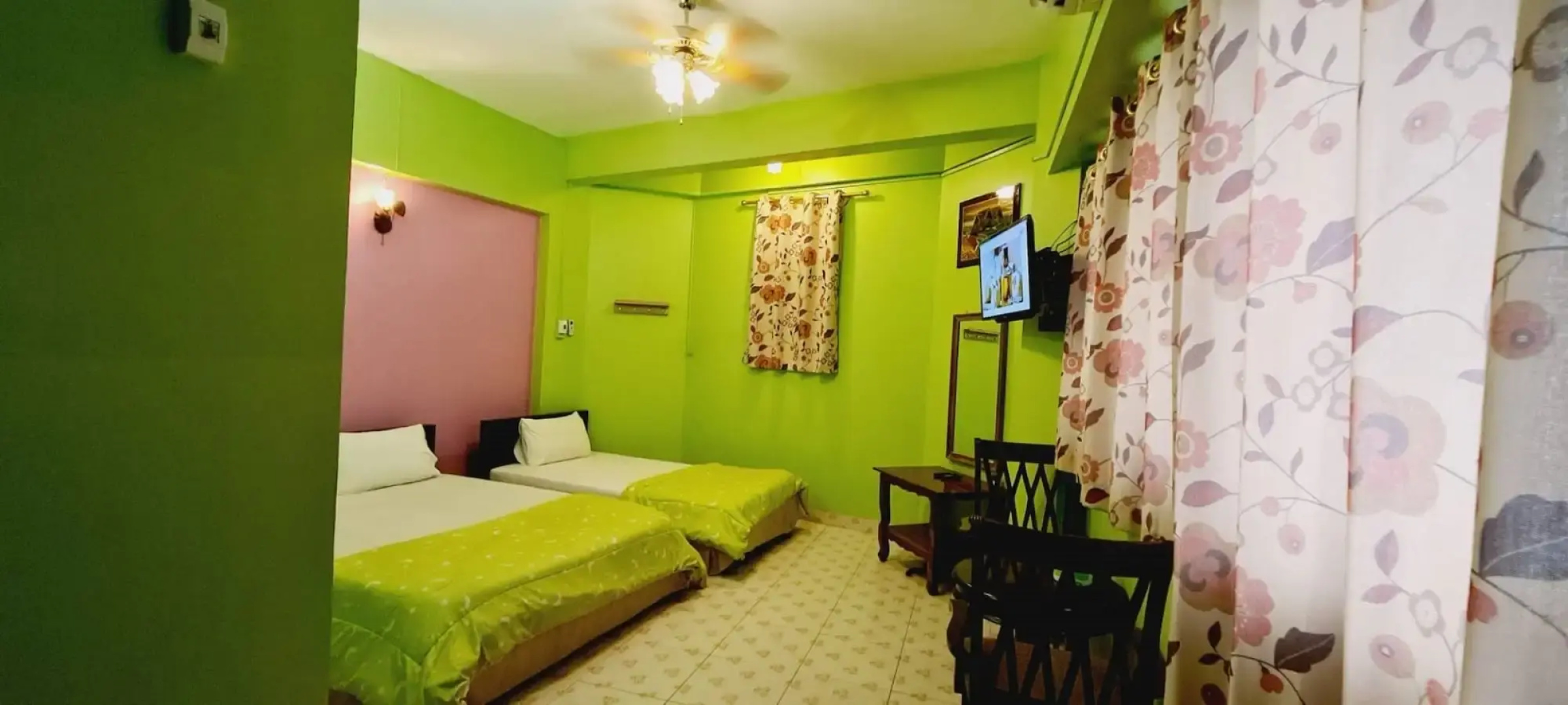 Royal Land Mae Klong Hotel
