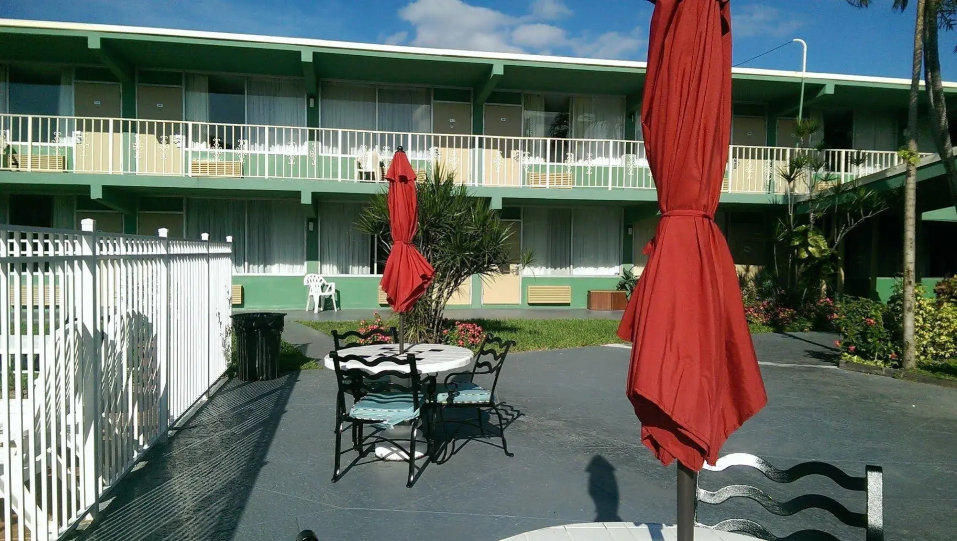 Boca Inn