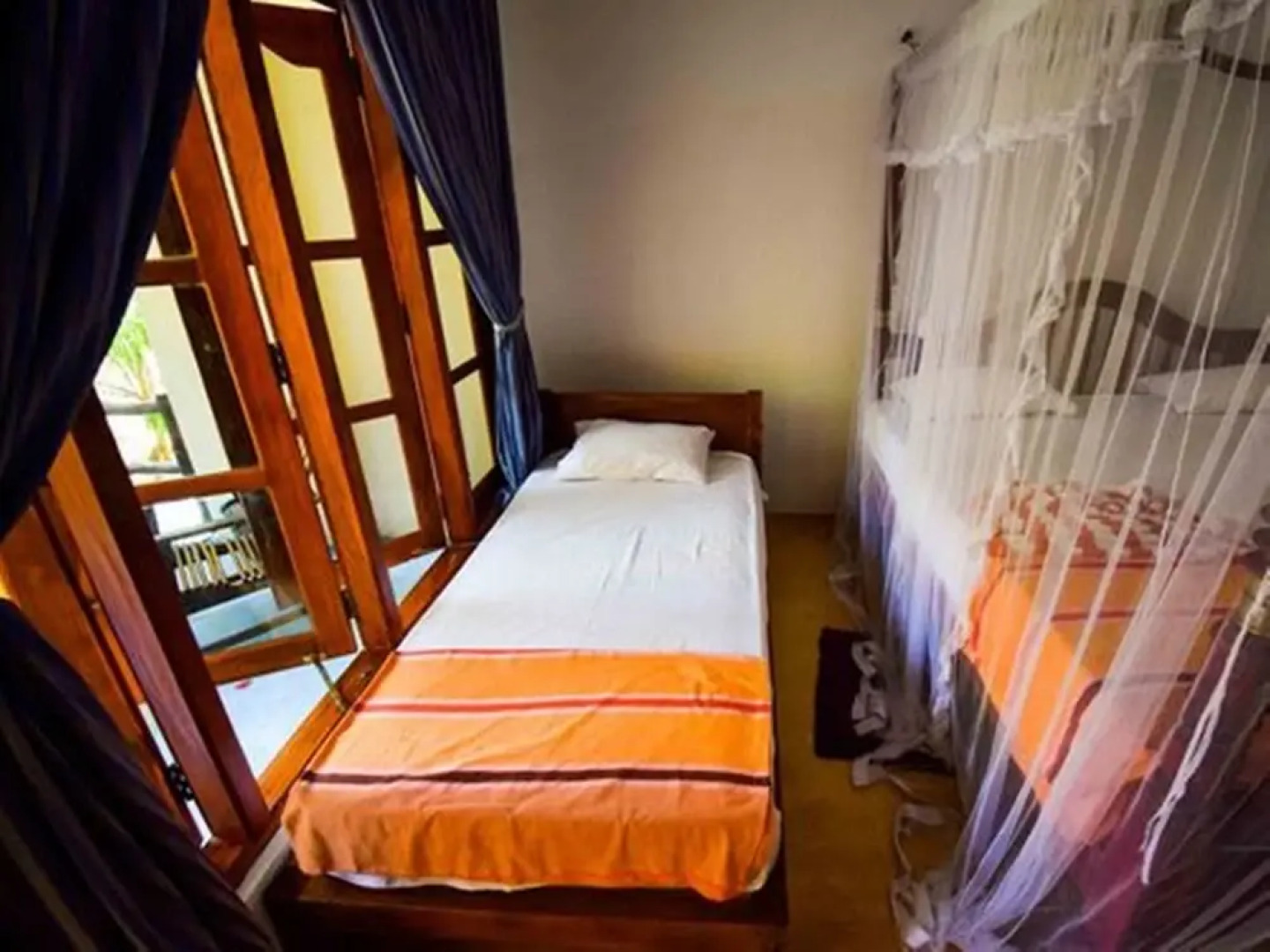 Yoho Green Garden Cabanas