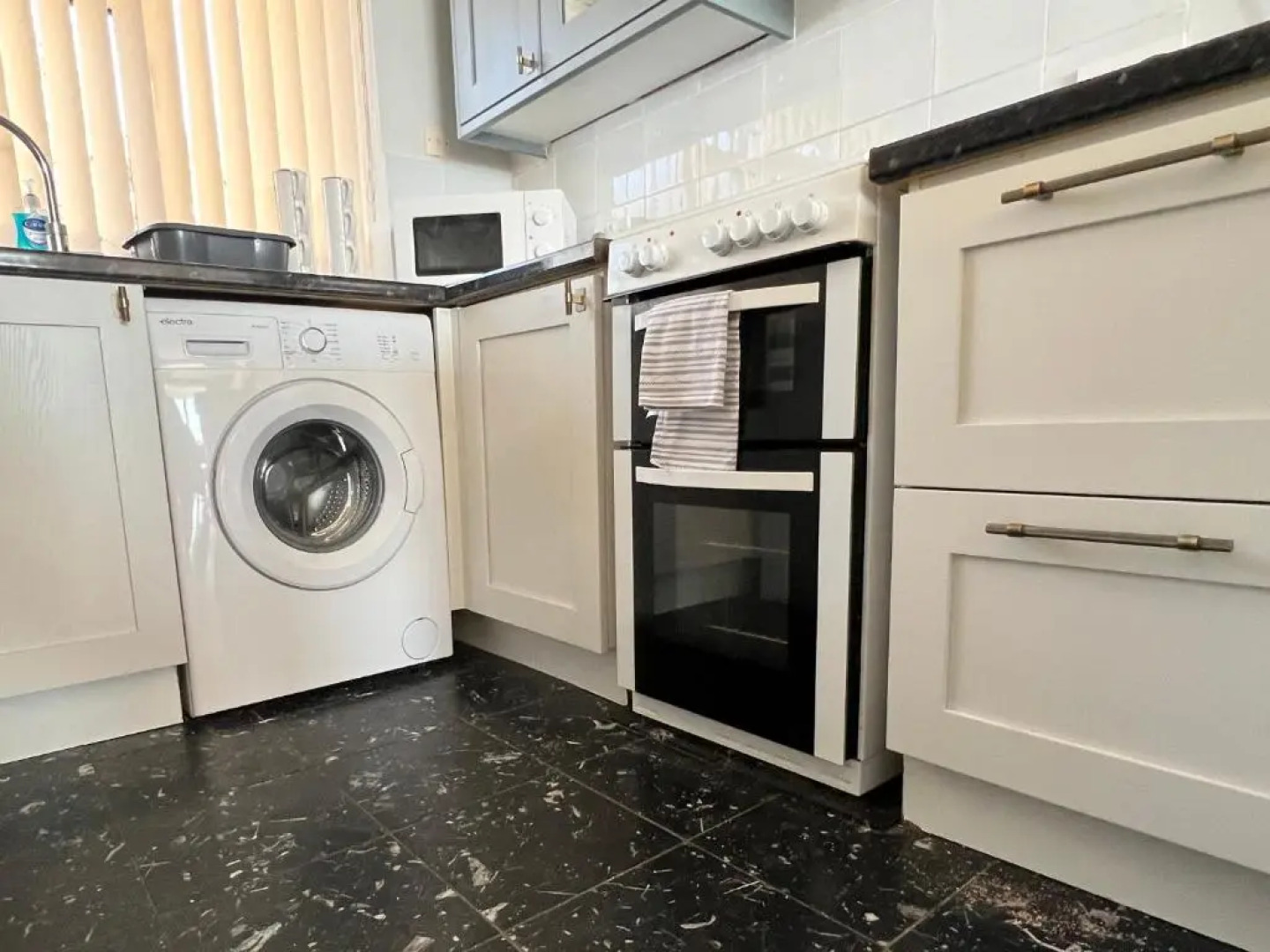 Strandways Court Apartment