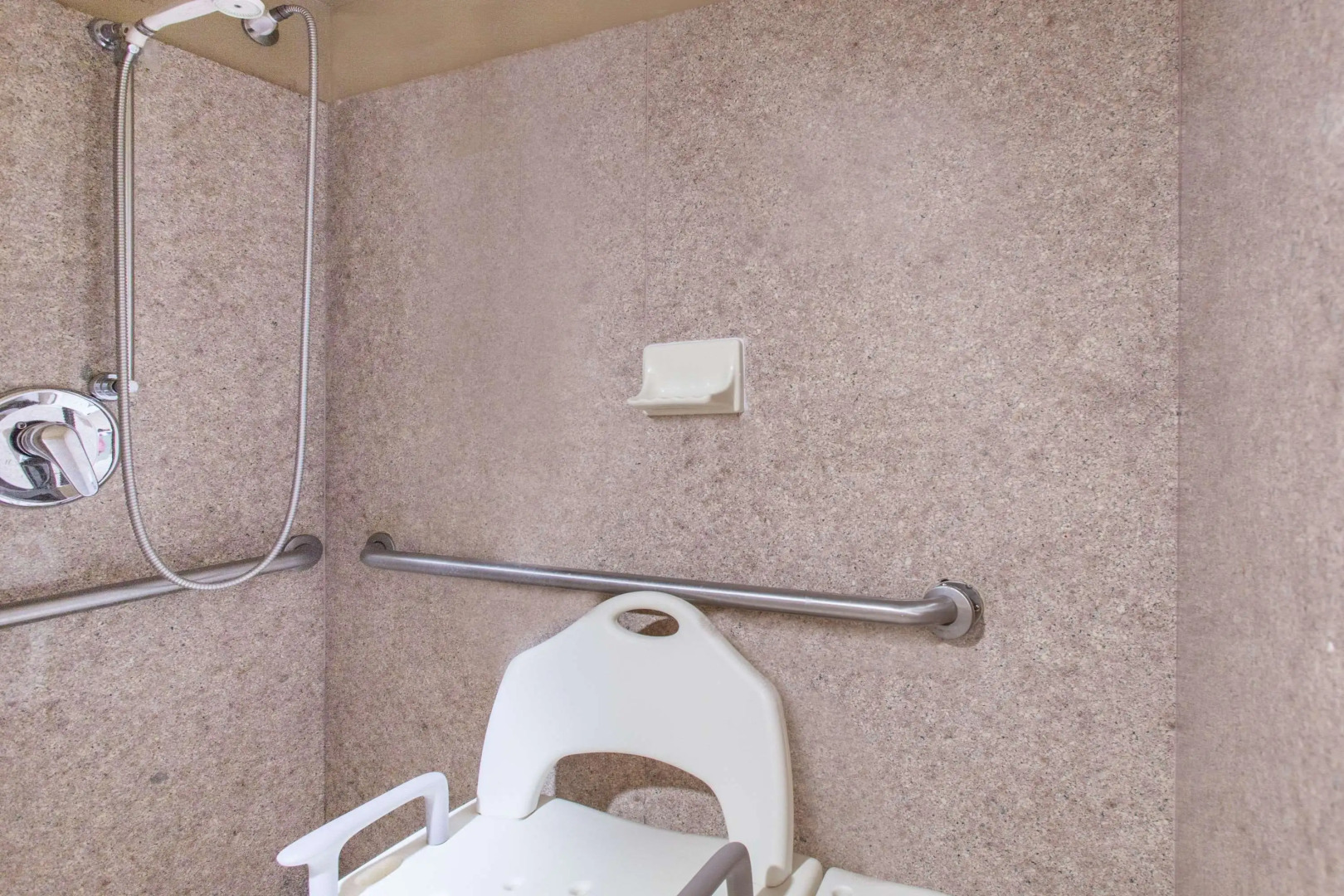 Hawthorn Suites by Wyndham Midwest City Tinker AFB