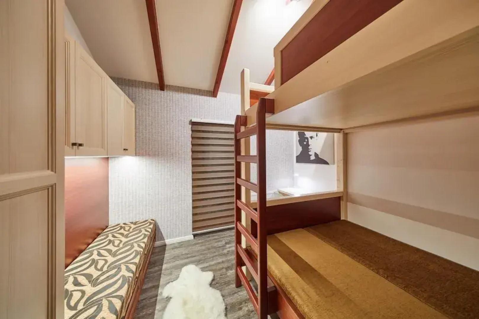 Cerna Kcg350 in Cermn