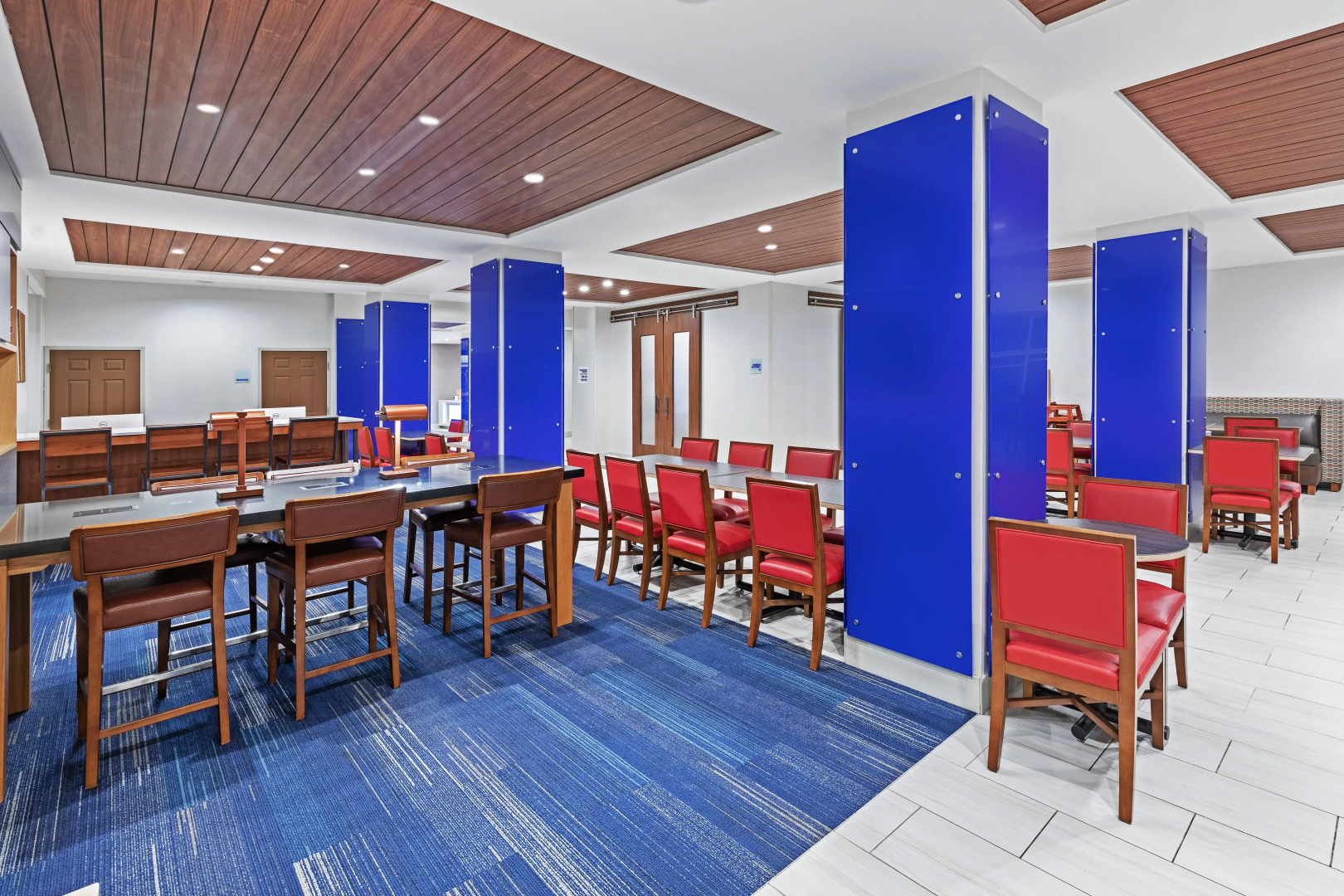 HOLIDAY INN EXP STES SPACE CTR by IHG