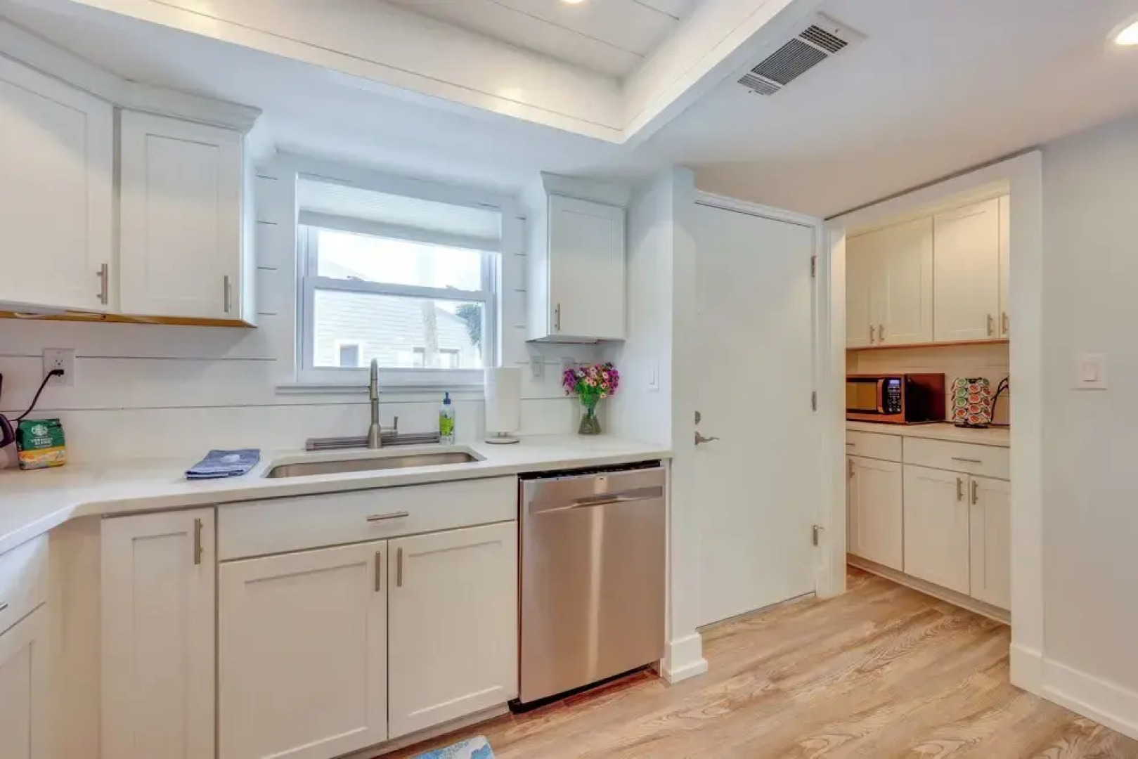 Private Balcony w/ Water Views: Welaka Condo!