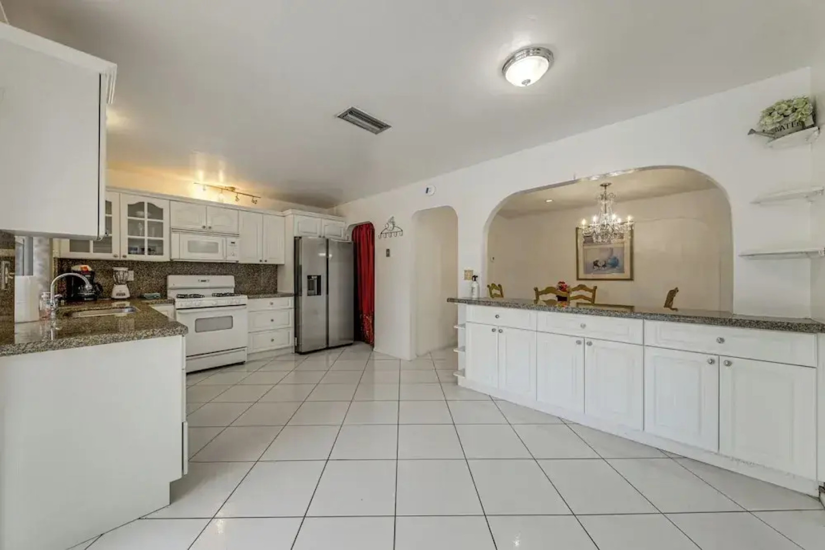 Canal-front Gem w/ Pool: 3 Mi to Hard Rock Stadium