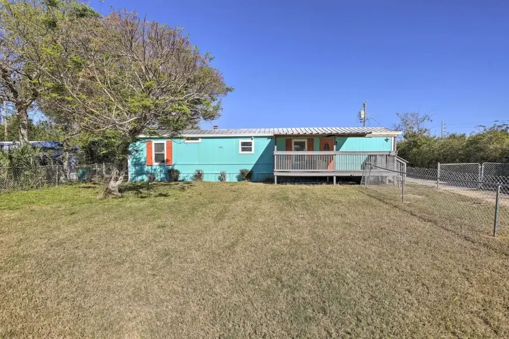 Pet-friendly Home w/ Deck - 6 Mi to Cocoa Village!