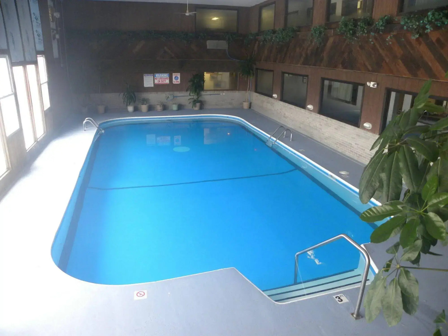 Indian Hills Inn & RV Park