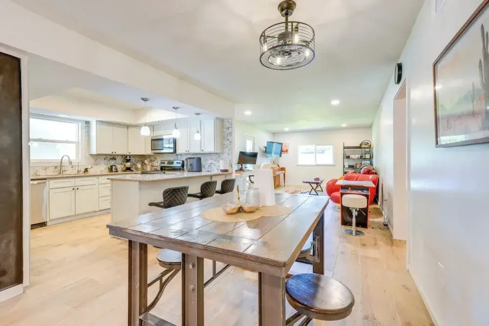 Fire Pit & Games: Family-friendly Retreat in Mesa!