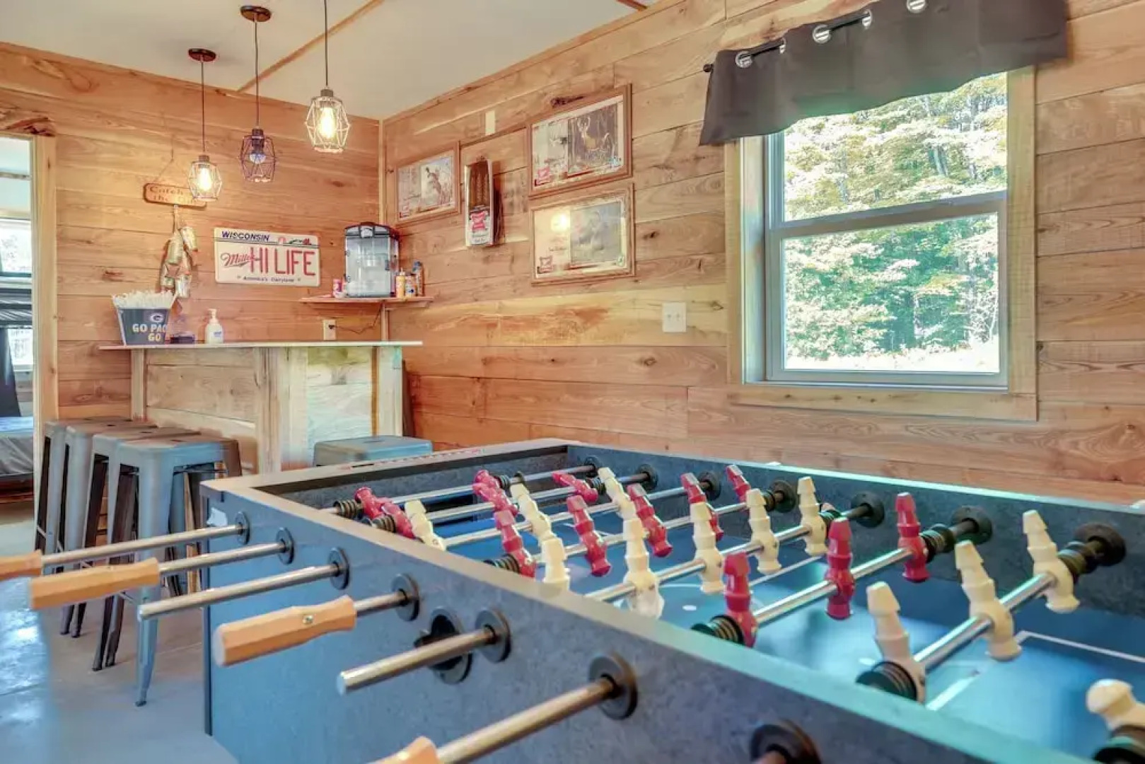 Toivola Home w/ Fire Pit: 8 Mi to Lake Superior!