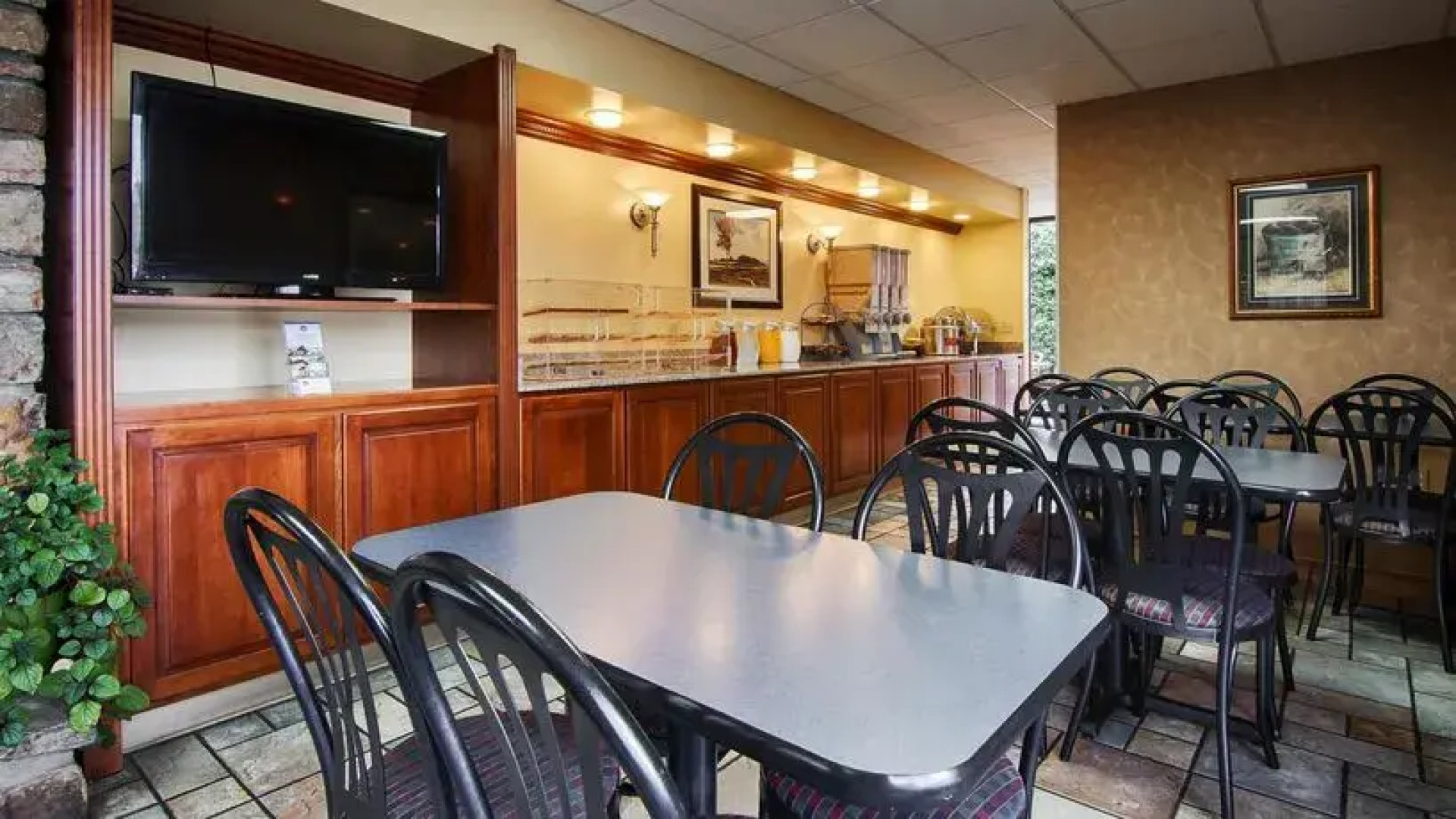 Best Western Toni Inn