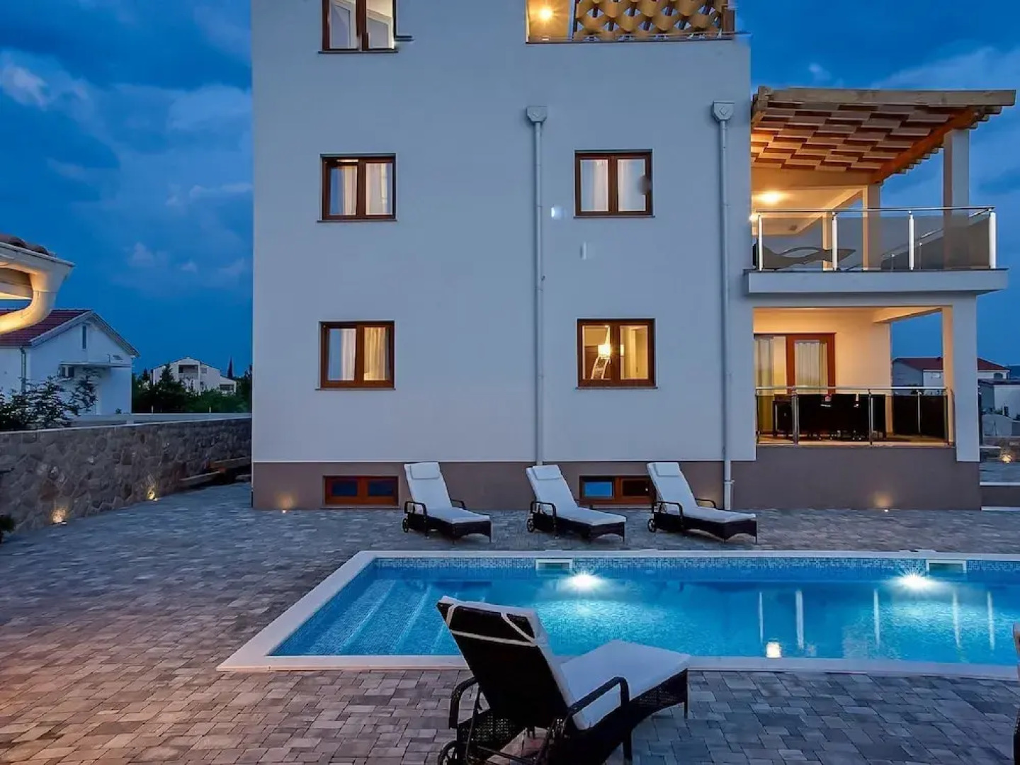 Luxurious Villa with Private Swimming Pool, Hot Tub, Sauna, Lovely Taverne