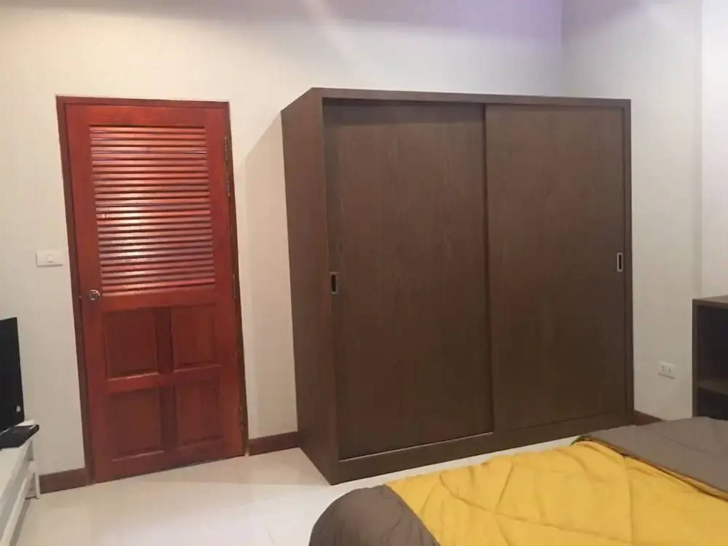 Nuch's Apple Guest House