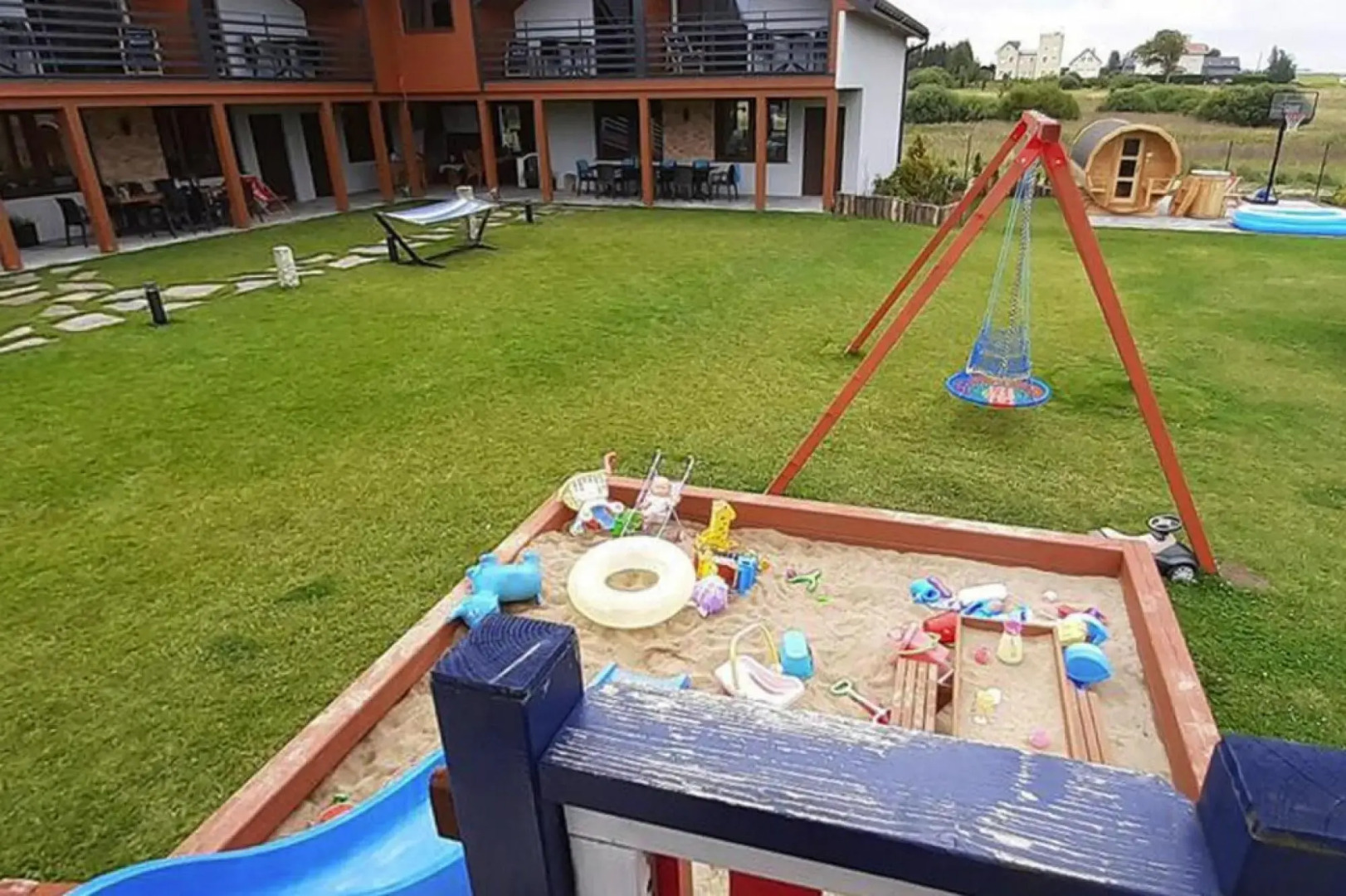 Holiday resort with sauna and jacuzzi, Mielenko