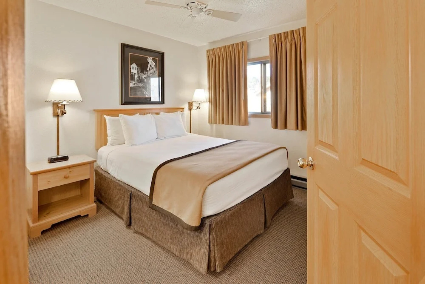 EverSpring Inn & Suites Hill City