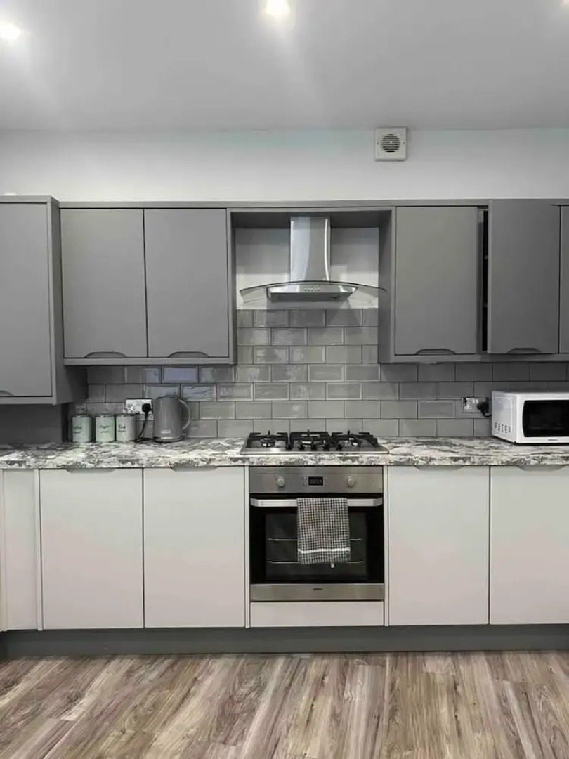 Immaculate 4-bed Detached House in Bootle