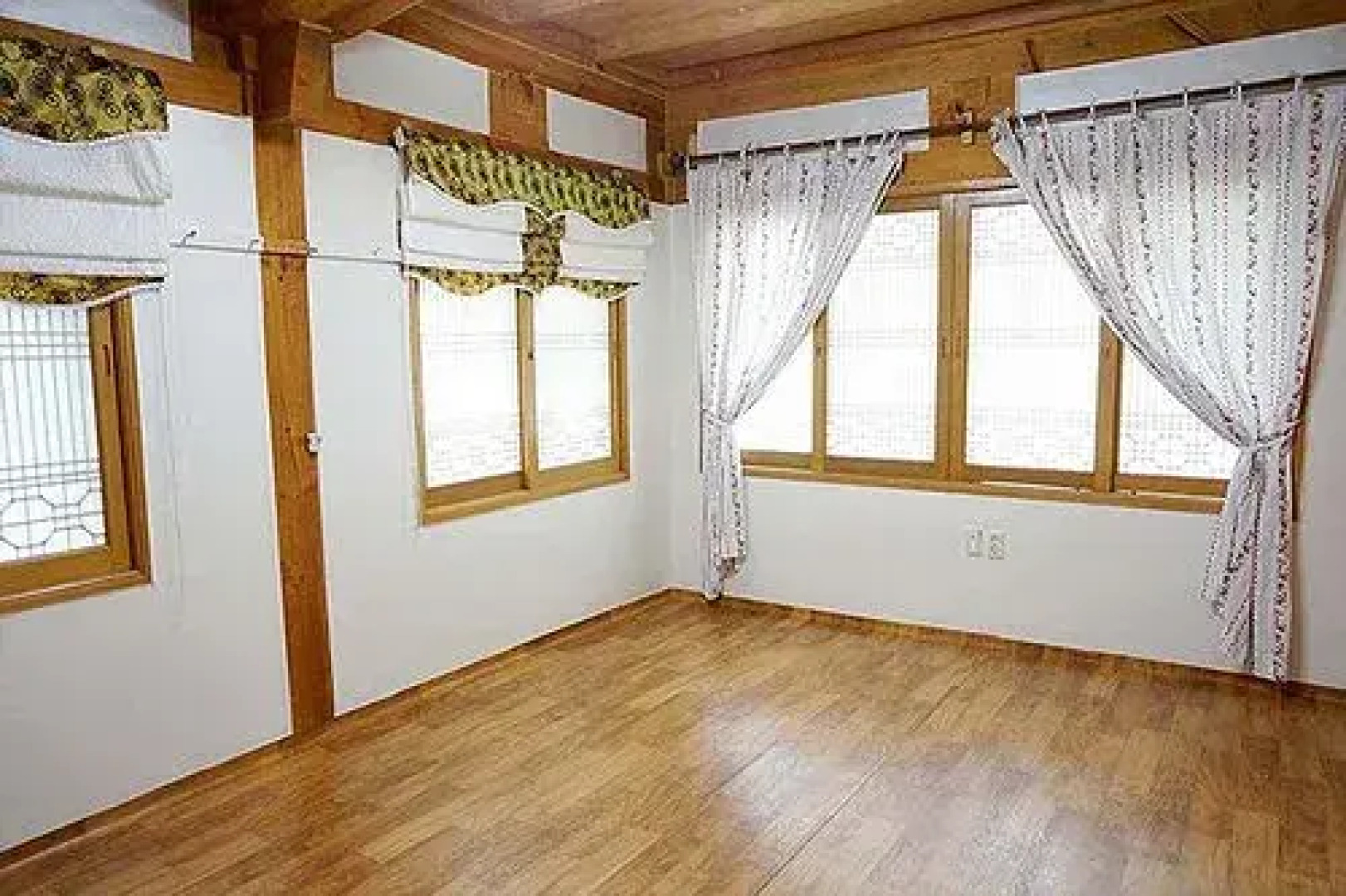 Yangsan Sound of Mountain & Sea Pension