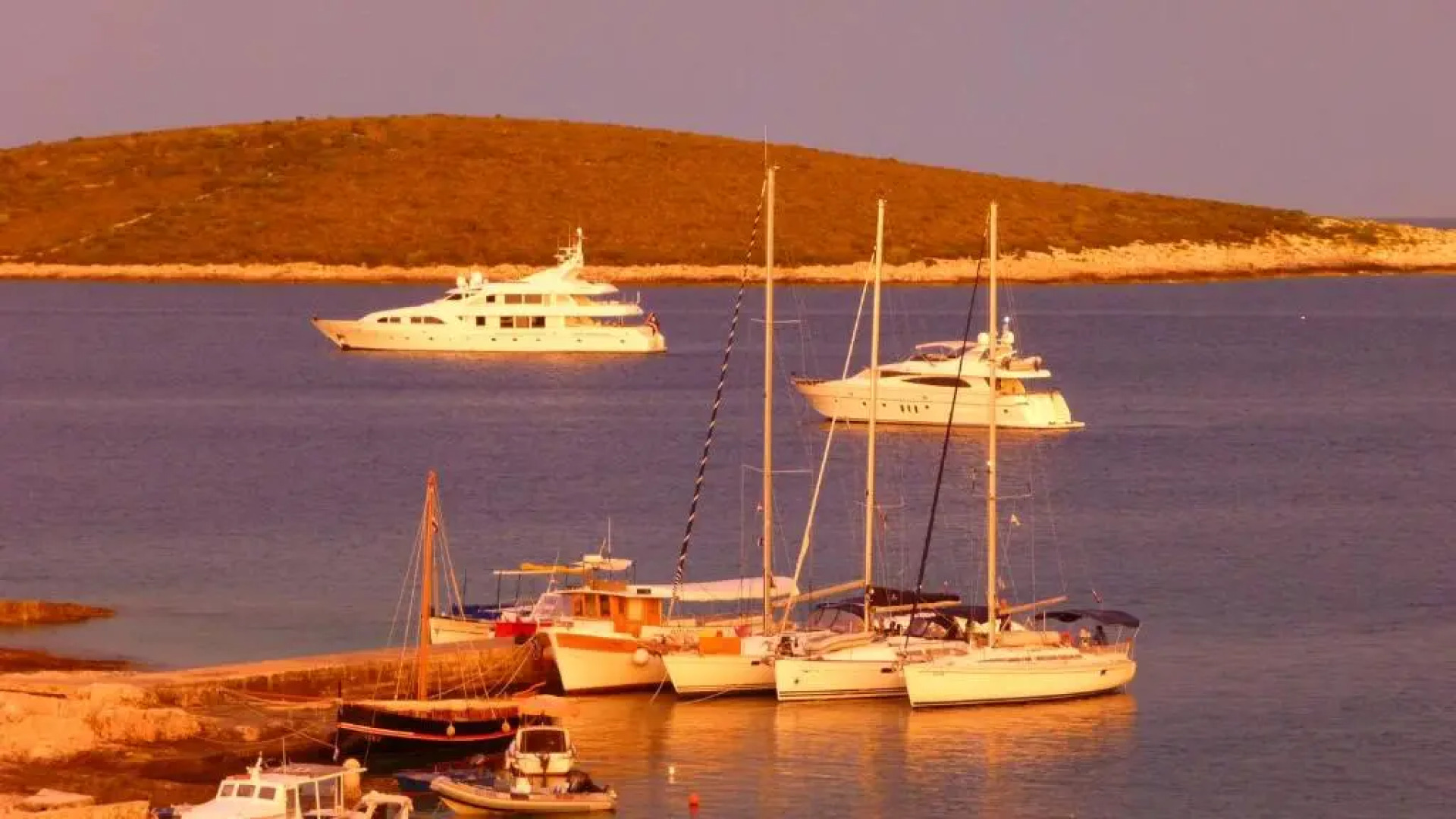 Vis Mirja Apartment 2