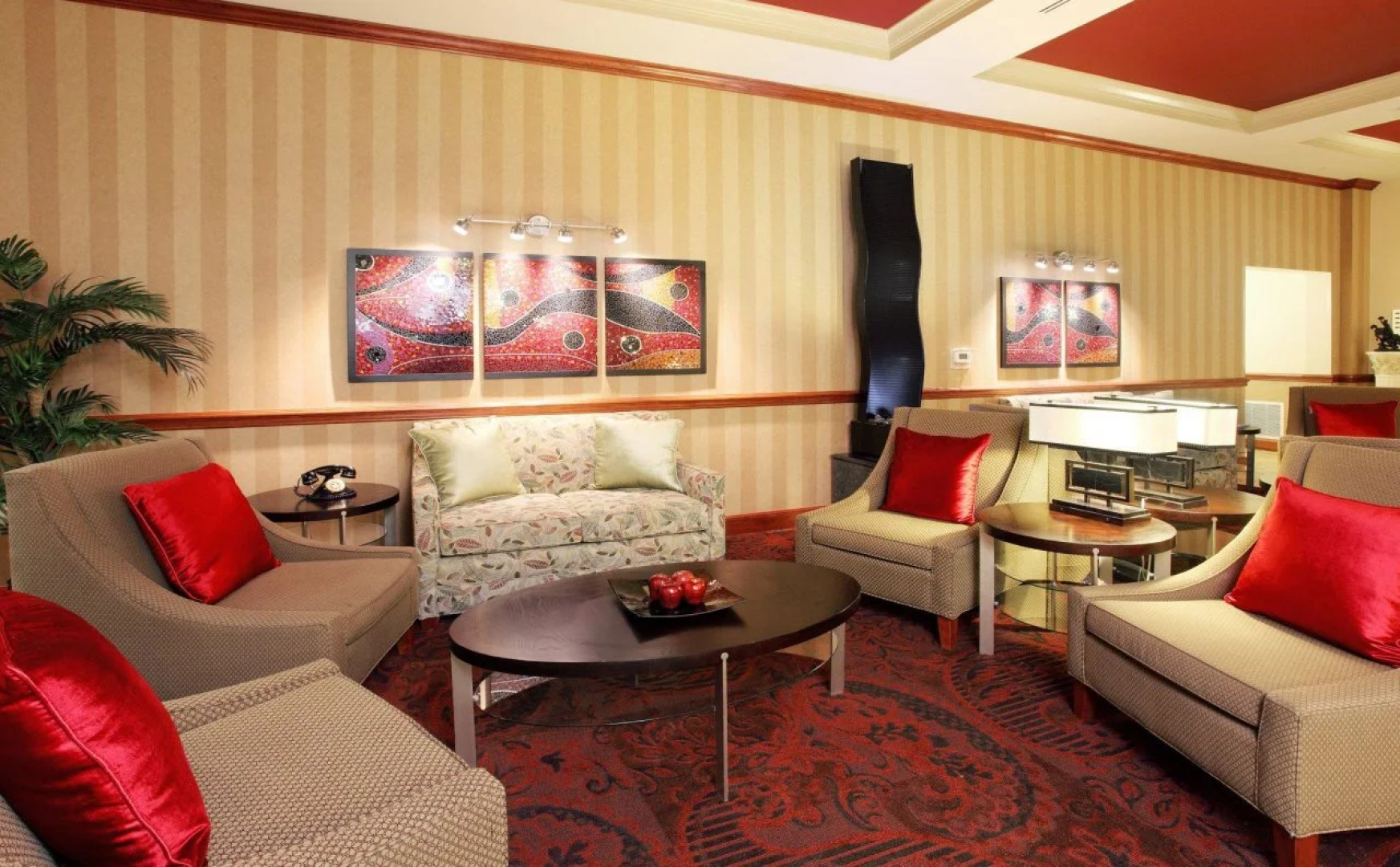 Holiday Inn Express Hotel & Suites Columbus Univ Area - Osu by IHG