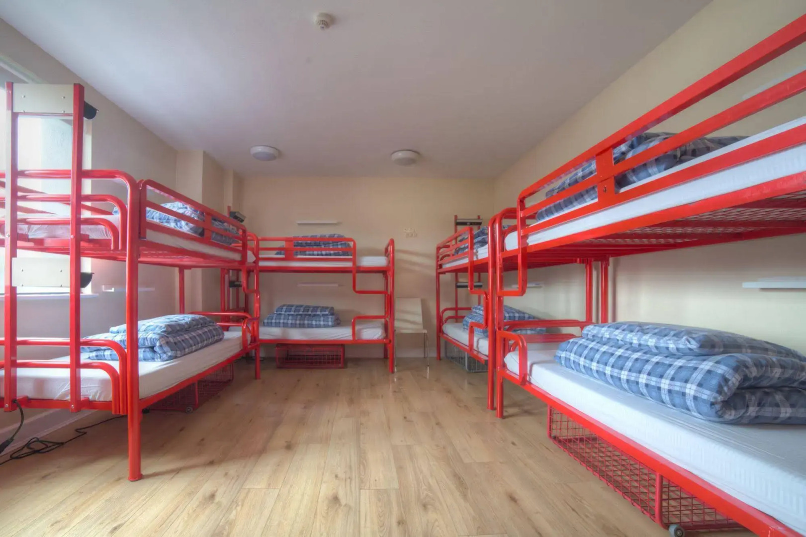 Snoozles Tourist Hostel