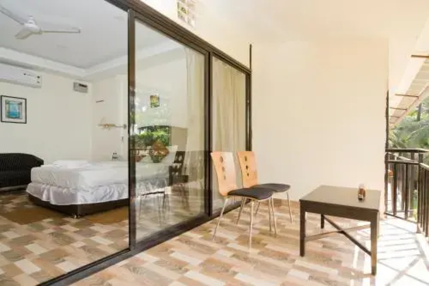 Lamore Beach Cottages