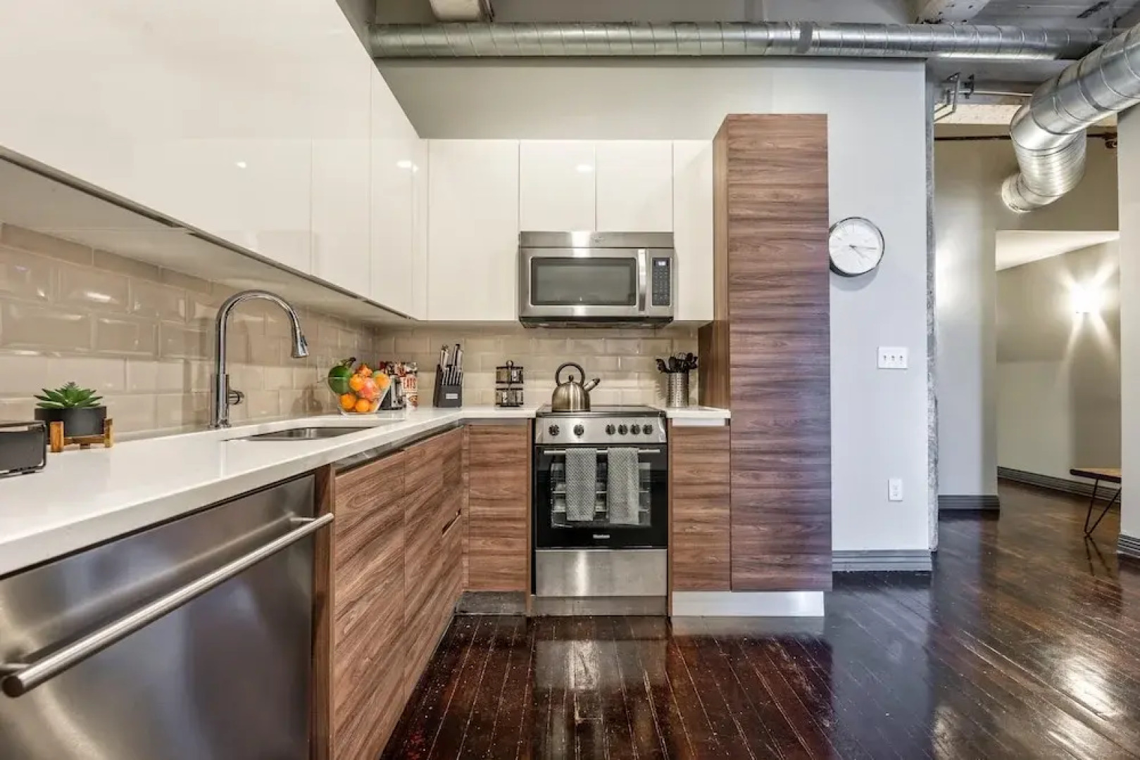 Downtown Dallas Apartments by Hosteeva