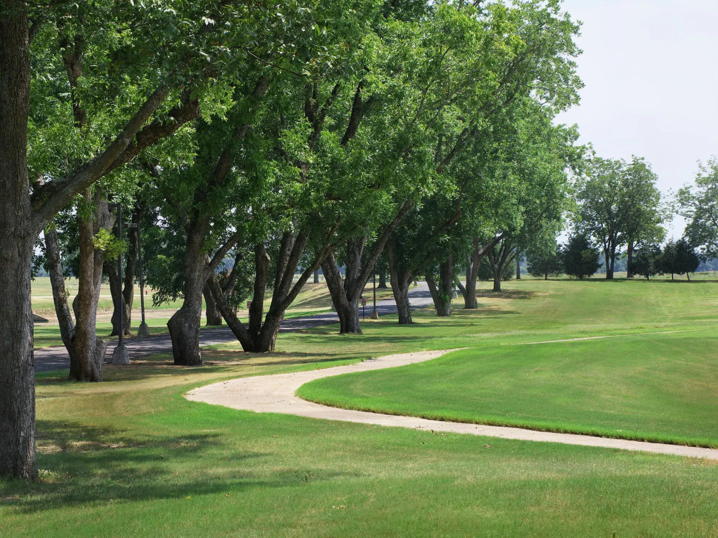 Historic Whispering Woods Hotel & Conference Center
