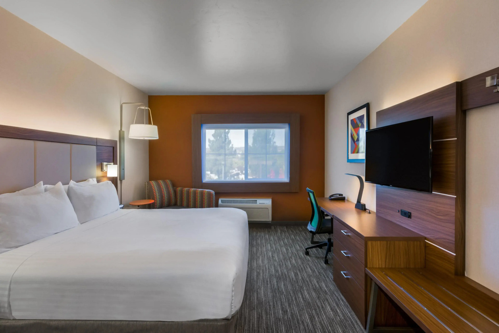 Holiday Inn Express Hotel & Suites Oroville Lake by IHG