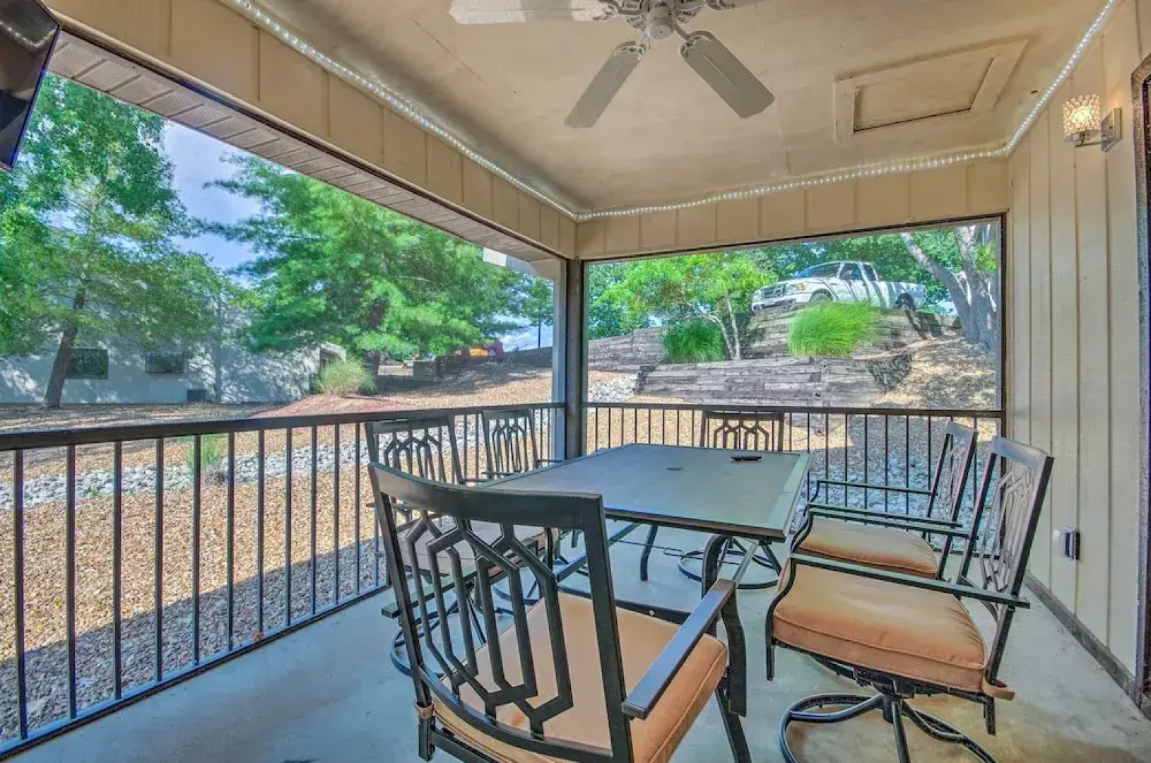 1 Mi to Lake of the Ozarks: Condo w/ Fire Pit!