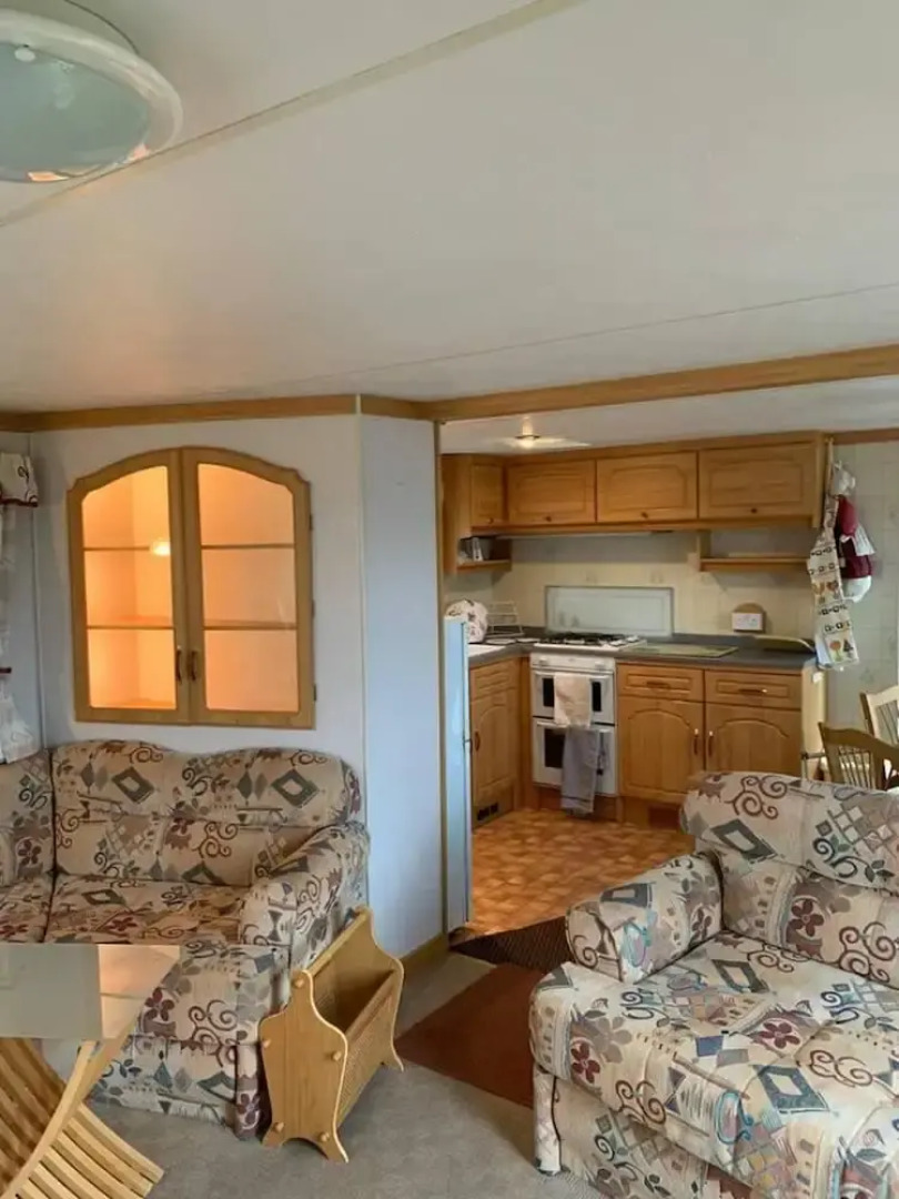 Lovely Semi-rural Caravan & Hot Tub - Sleeps Fam 6