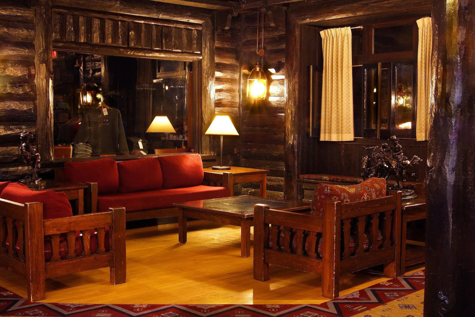 El Tovar - Inside the Park