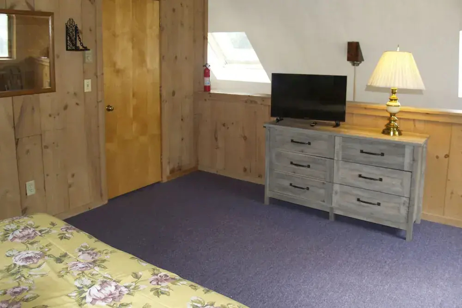 Cozy Mountain Retreat w/ Deck ~ 3 Mi to Mount Snow