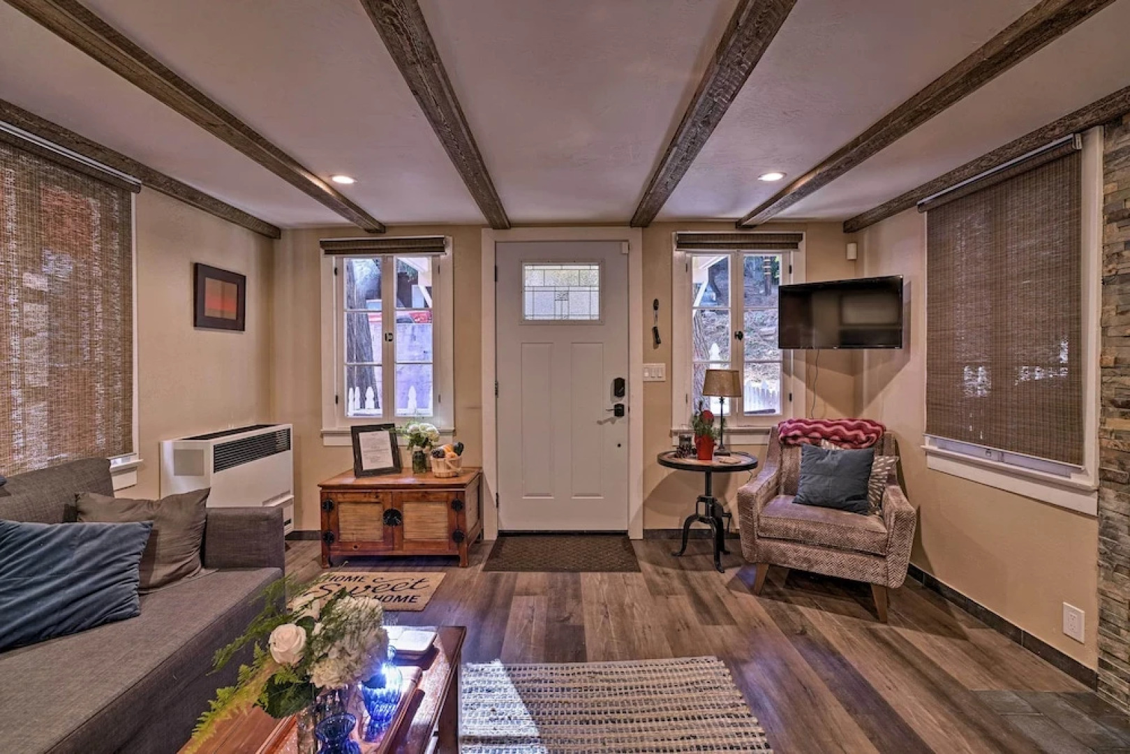 Cozy, Pet-friendly Mtn Cabin: 1 Mi to Lake Gregory