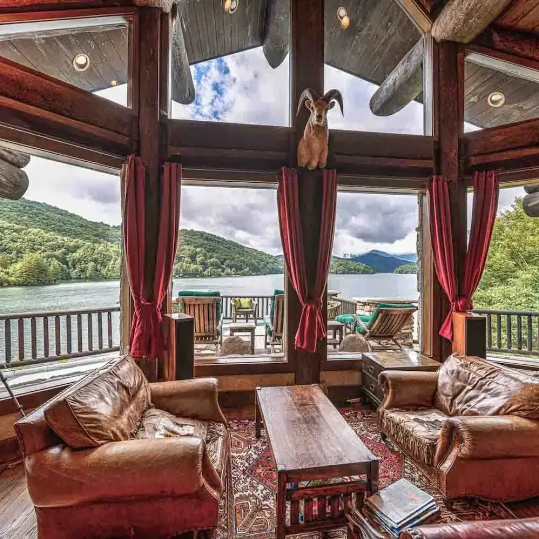 Forge Lake Lodge in Topton