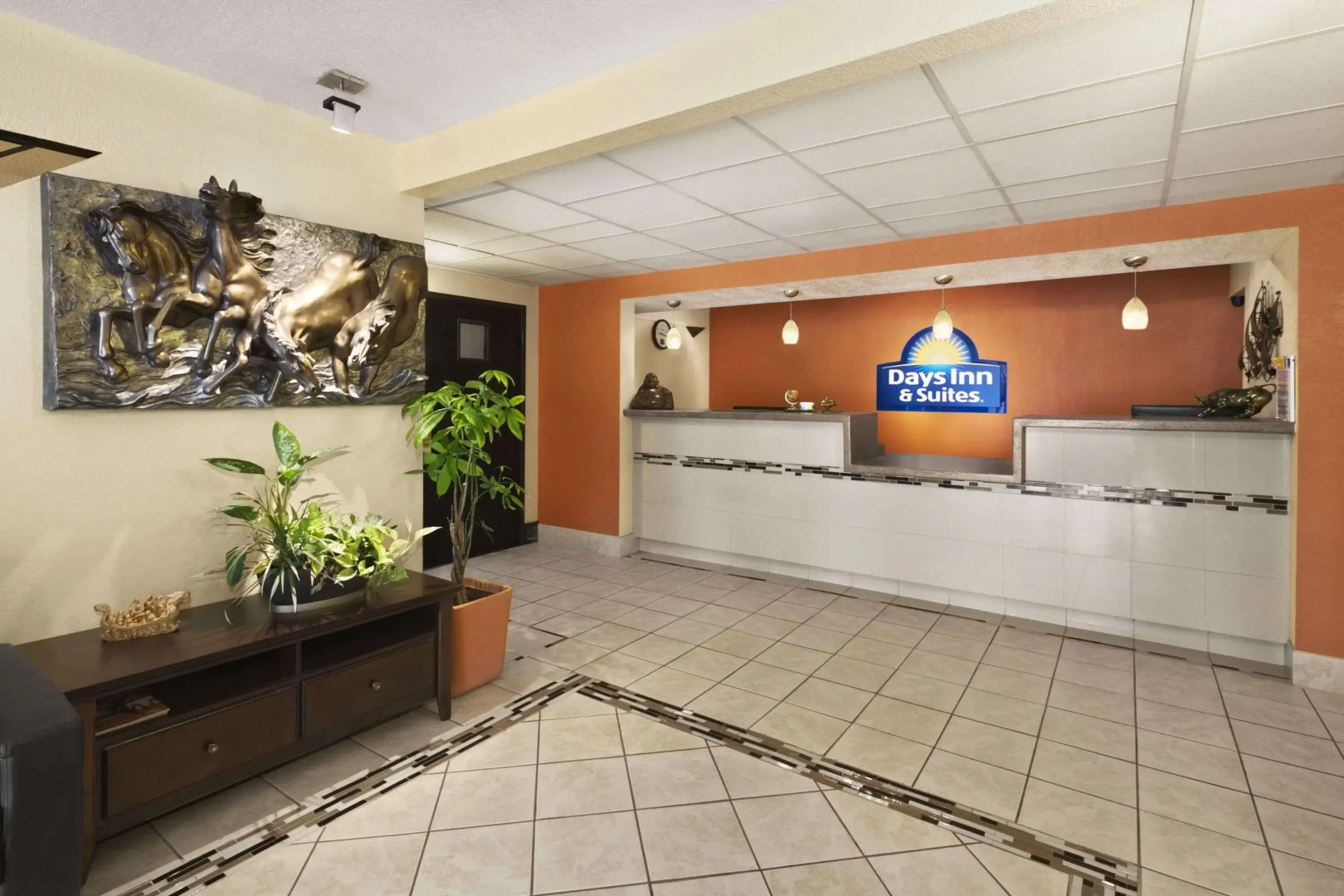 Days Inn & Suites by Wyndham Stevens Point