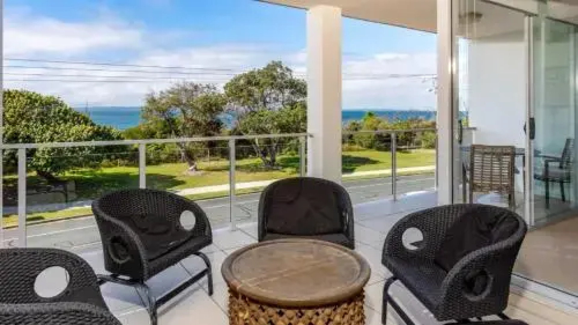 Stunning surfside apartment - Boyd St, Woorim