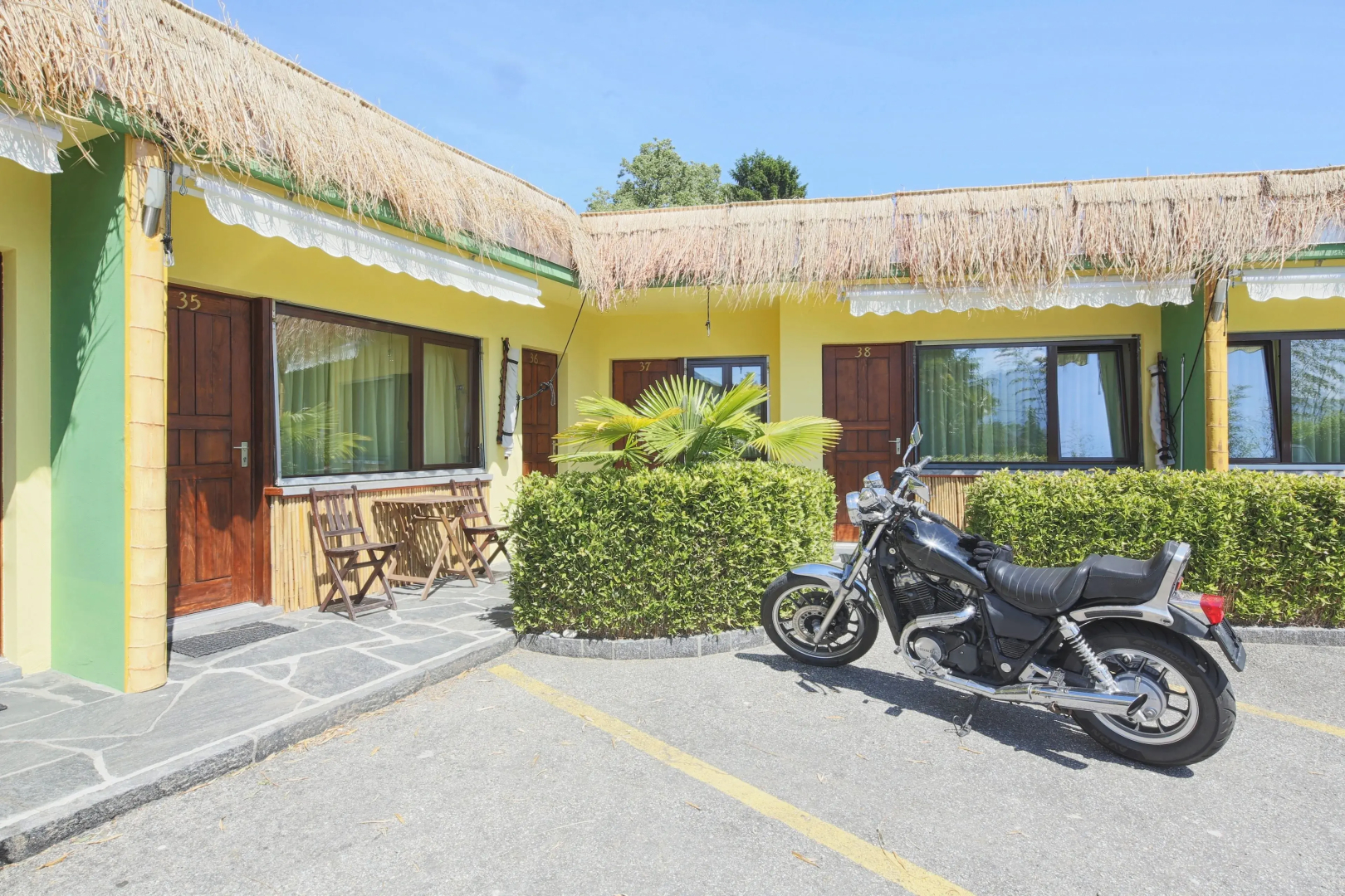 Bamboohouse Motel Riazzino