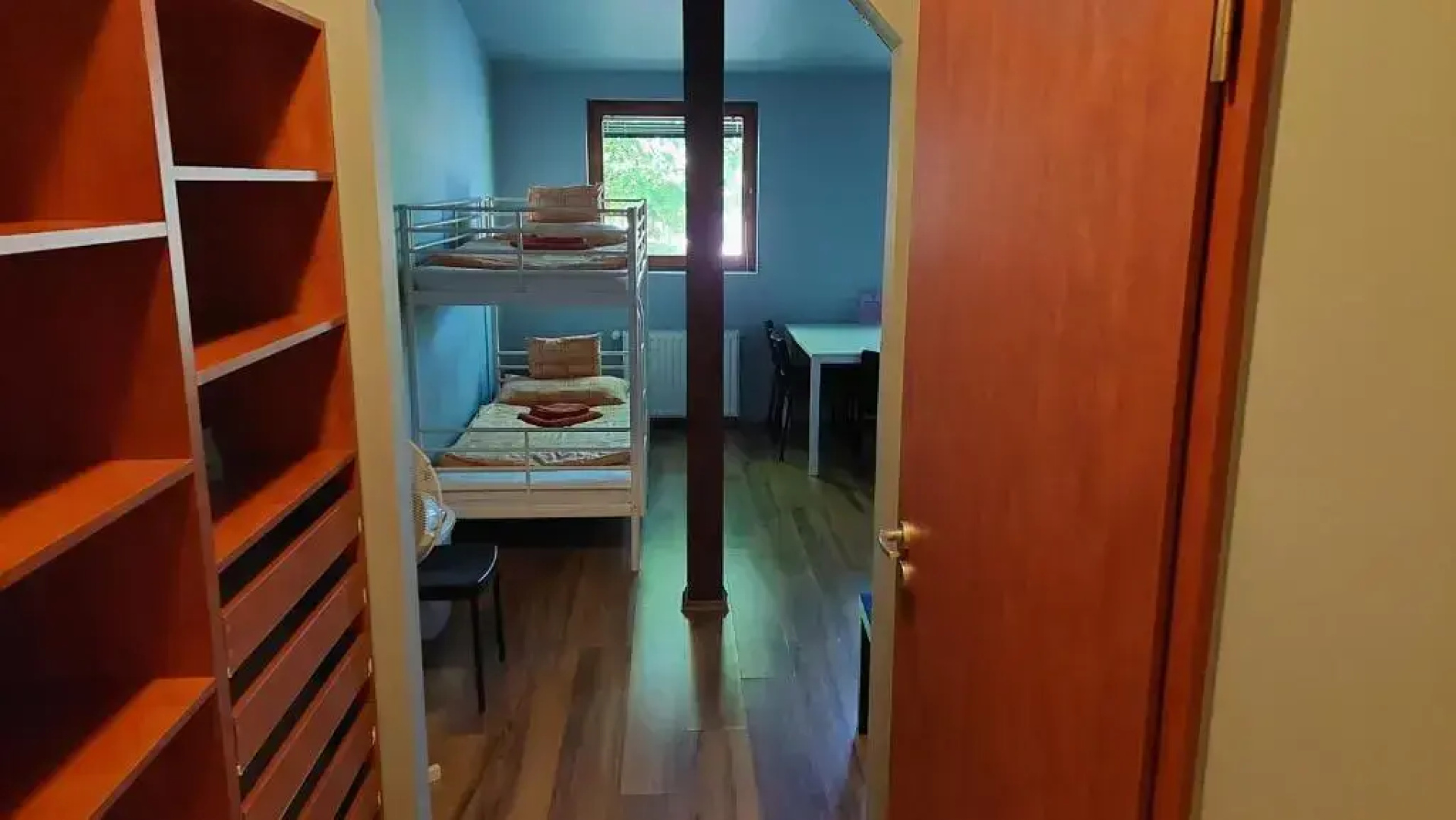 Vadgesztenye Youth Hostel