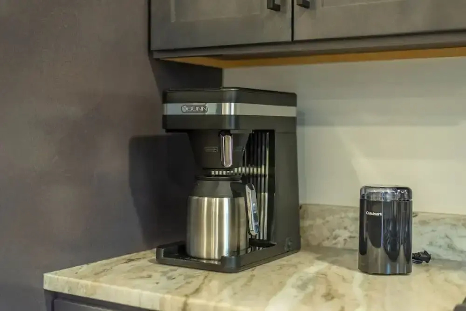 Rejuvenate in the Mtns w Sauna 5 min Drive to DT