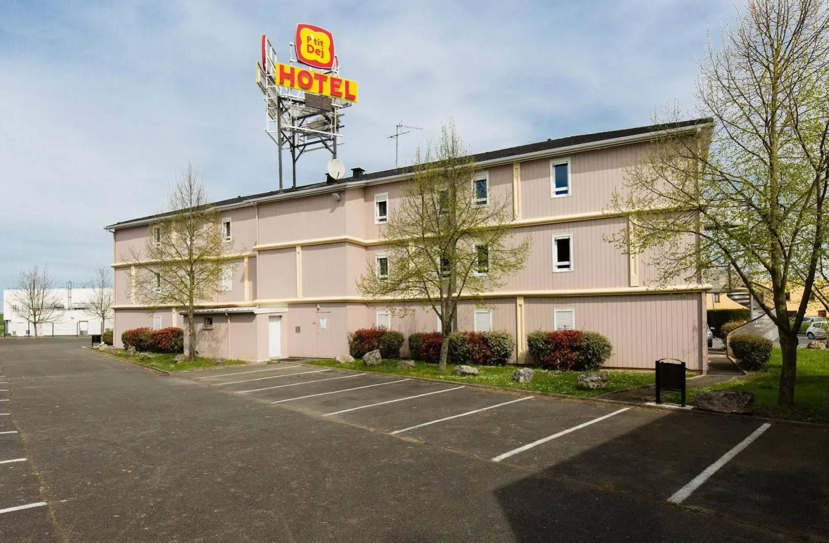 Kyriad Direct Orleans Ouest