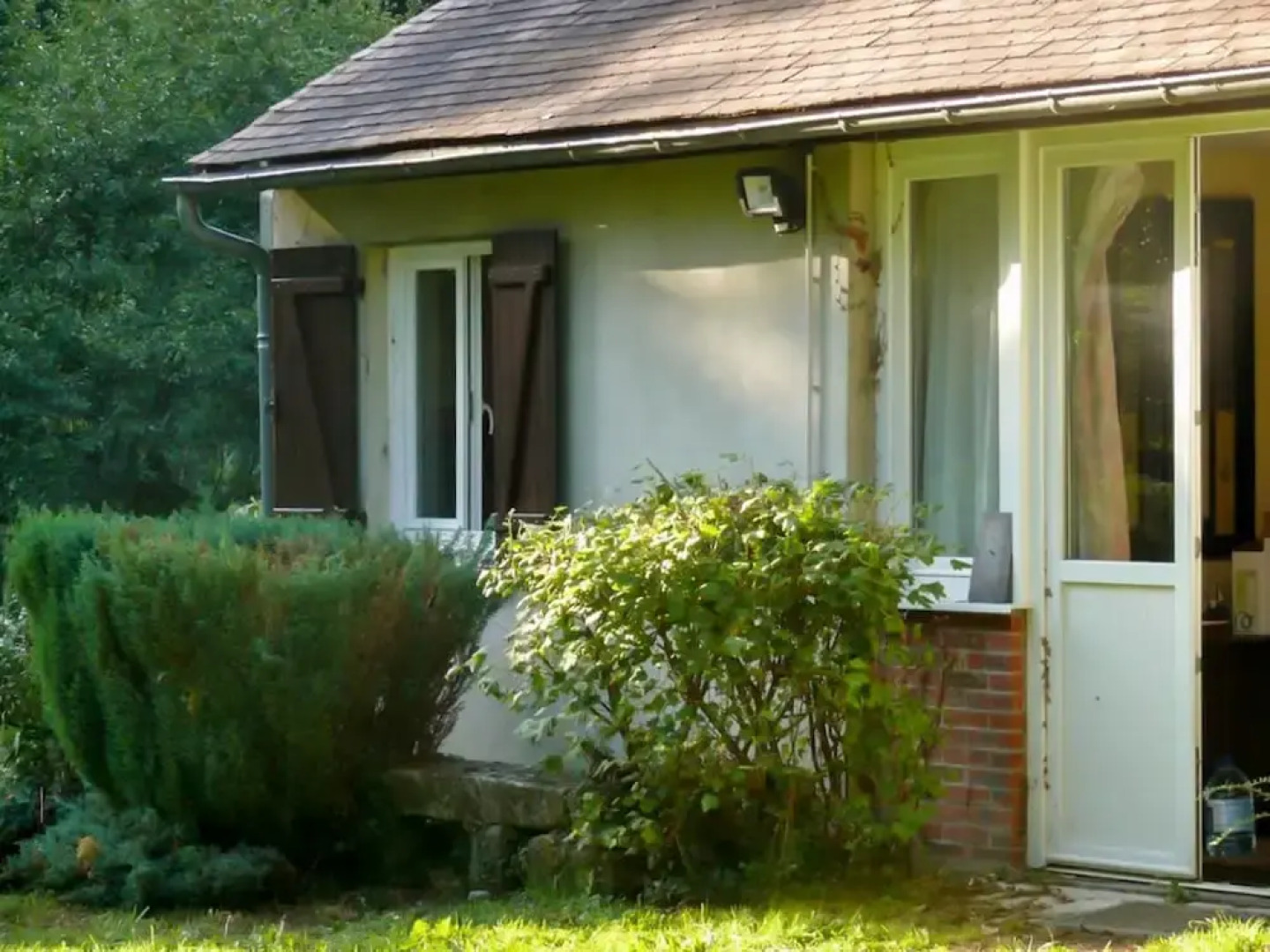 House With 2 Bedrooms in Lourdoueix Saint-pierre, With Wonderful Lake