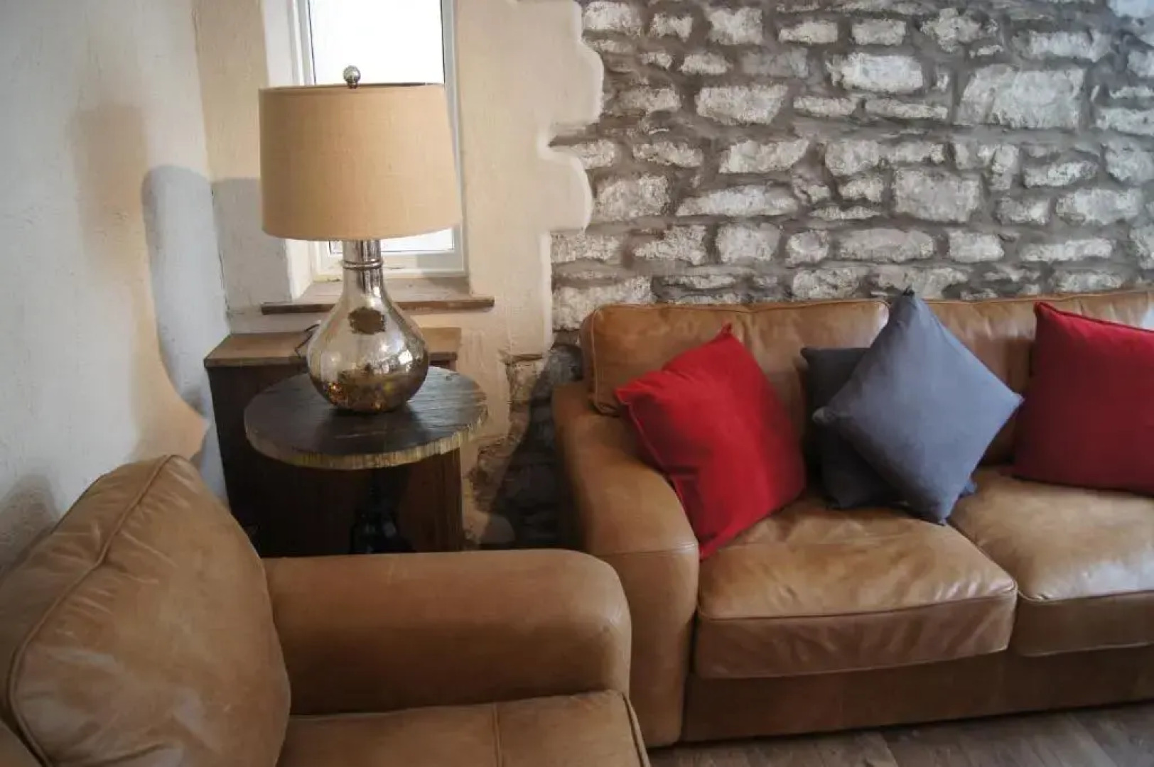 Romneys Apartments and Suites