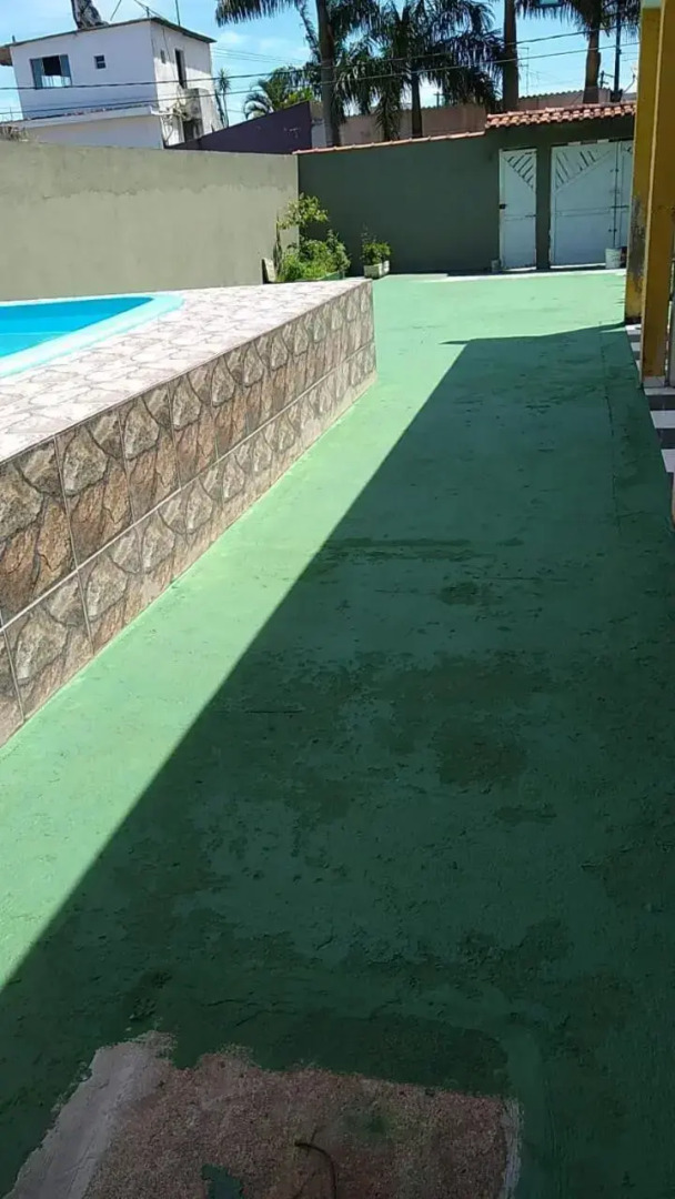 Ótima casa com piscina em Praia Grande