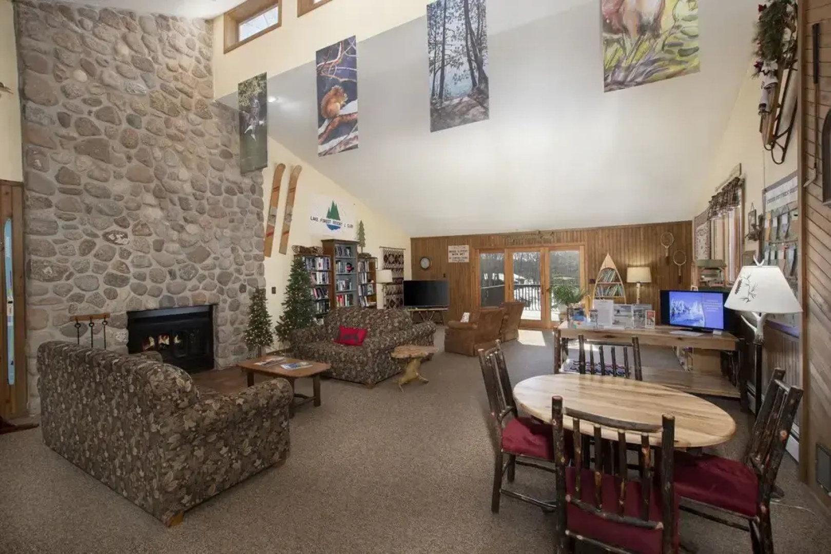 Lake Forest Resort & Club