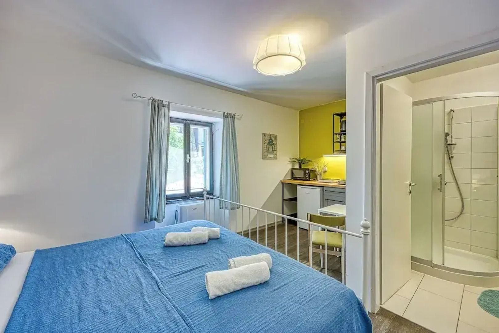 Blue Studio Apartment