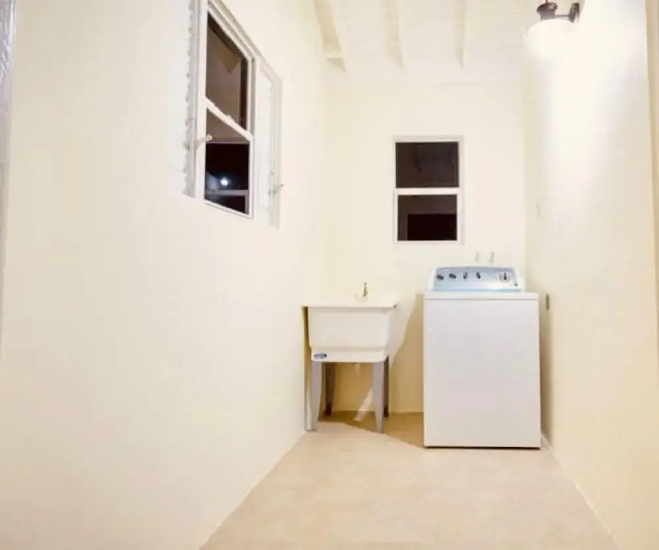 Jhadano Villa 3BR Pool Shuttle 3 Mins to Beach