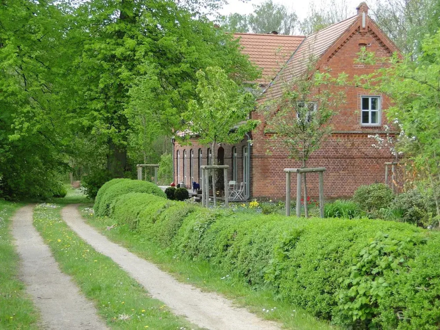 Spacious Apartment With Garden in Boisendorf