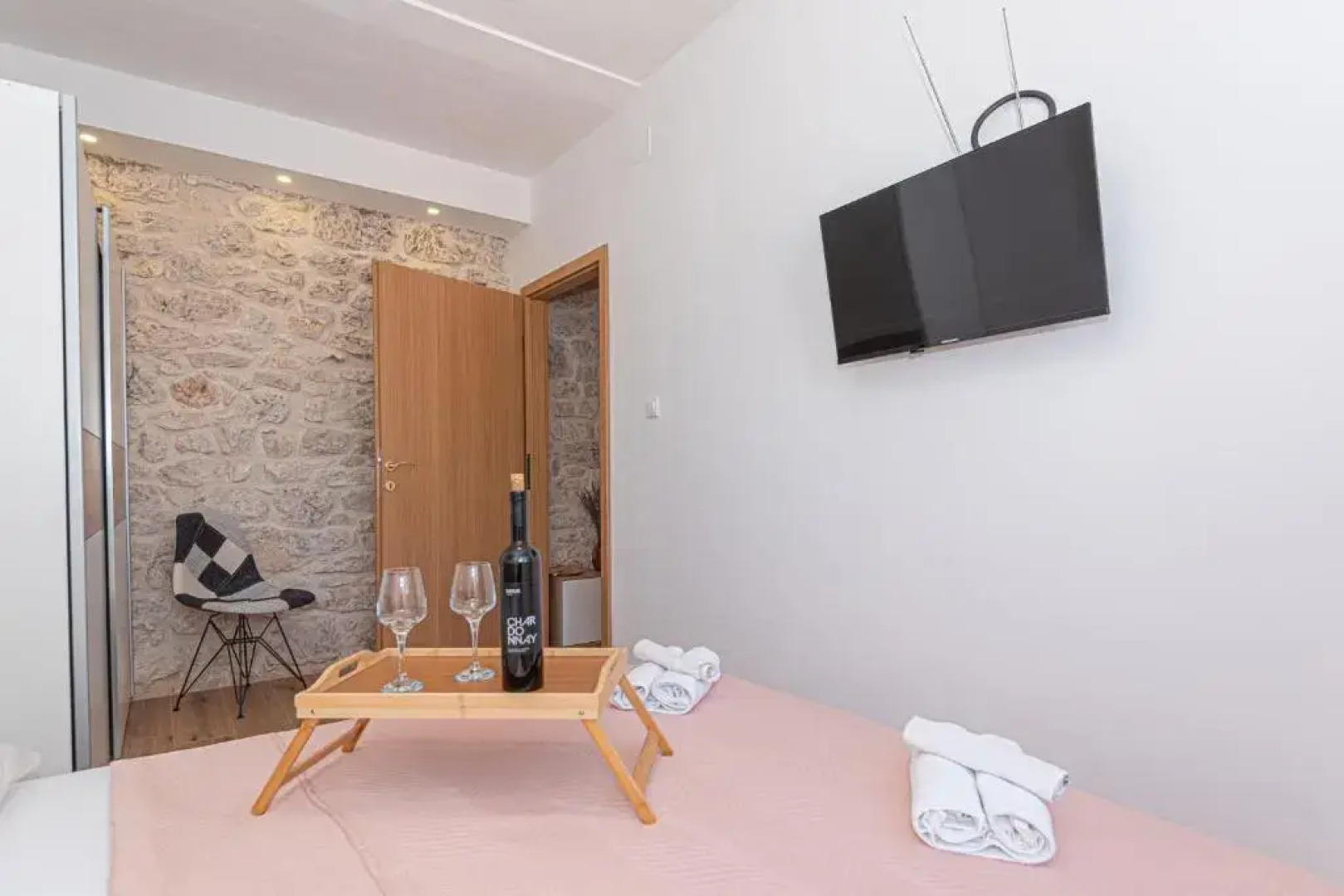 Lux House Versys With Jacuzzi