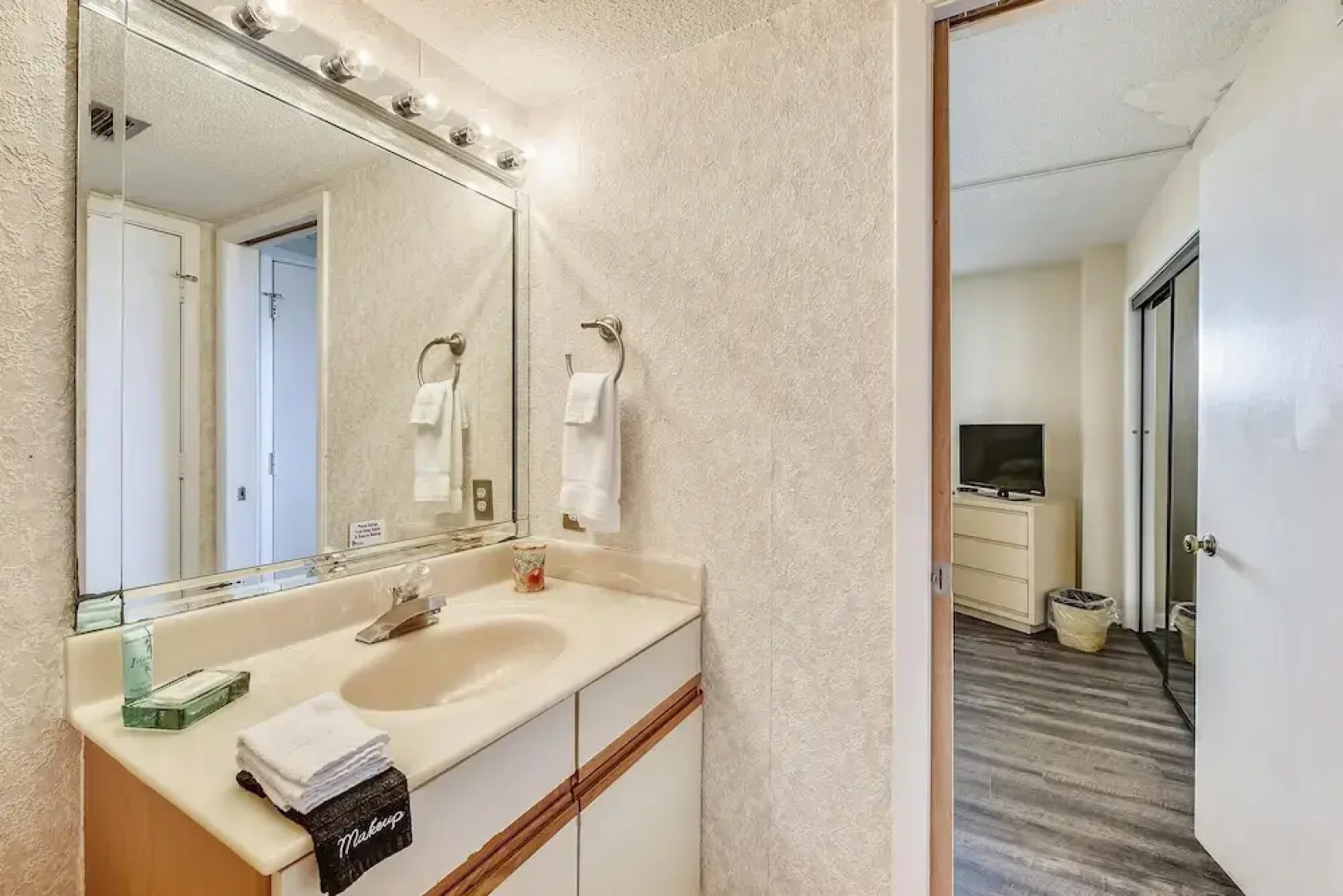 Summerhouse by Book That Condo