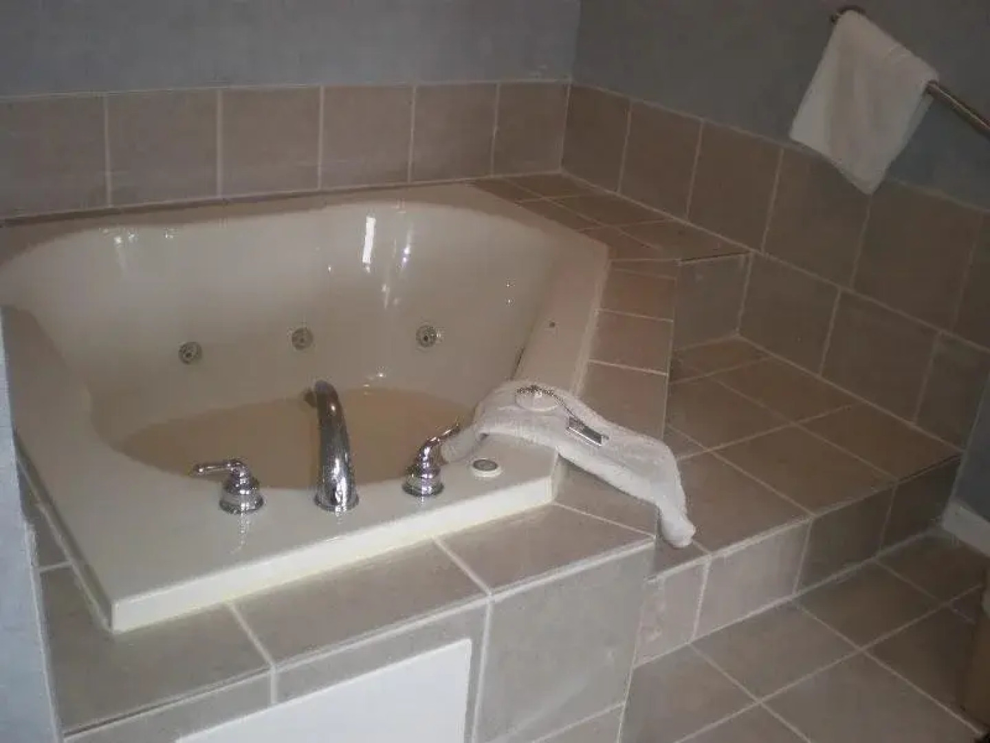 Village Inn and Suites