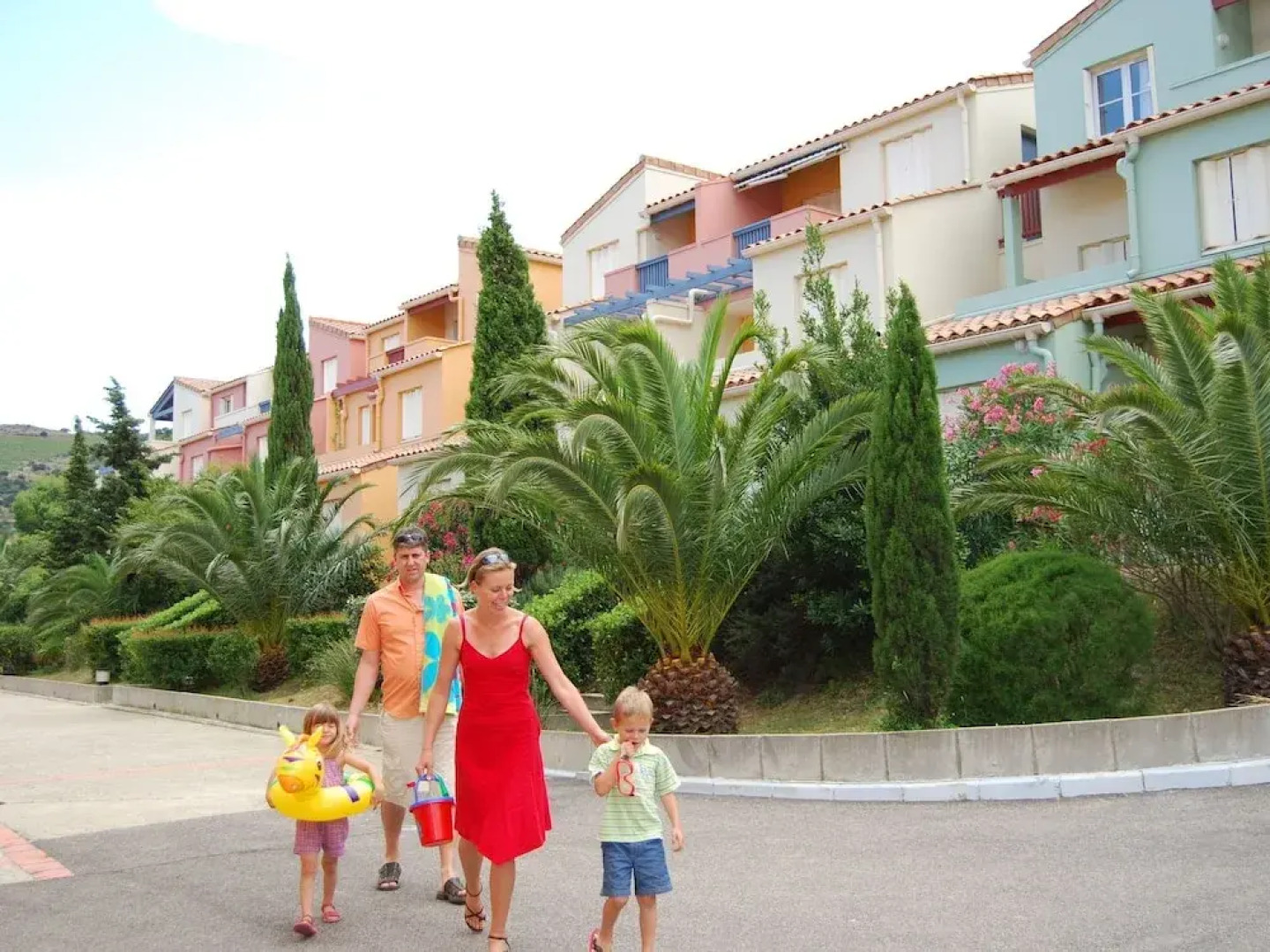 Colorful Apartment With Balcony or Terrace 500m From the sea